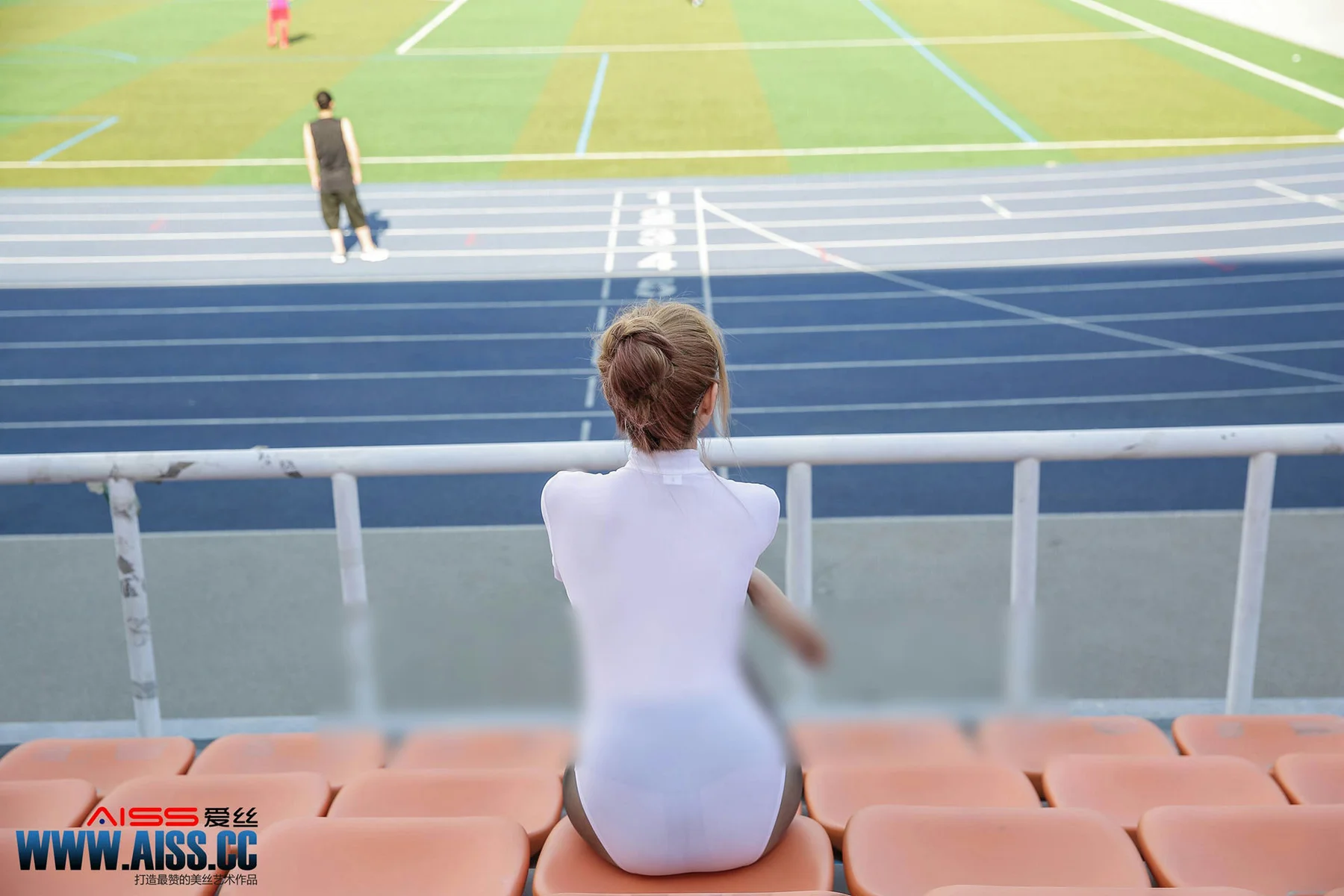AISS爱丝 No.065 《体育场，阳光明媚》 - 2