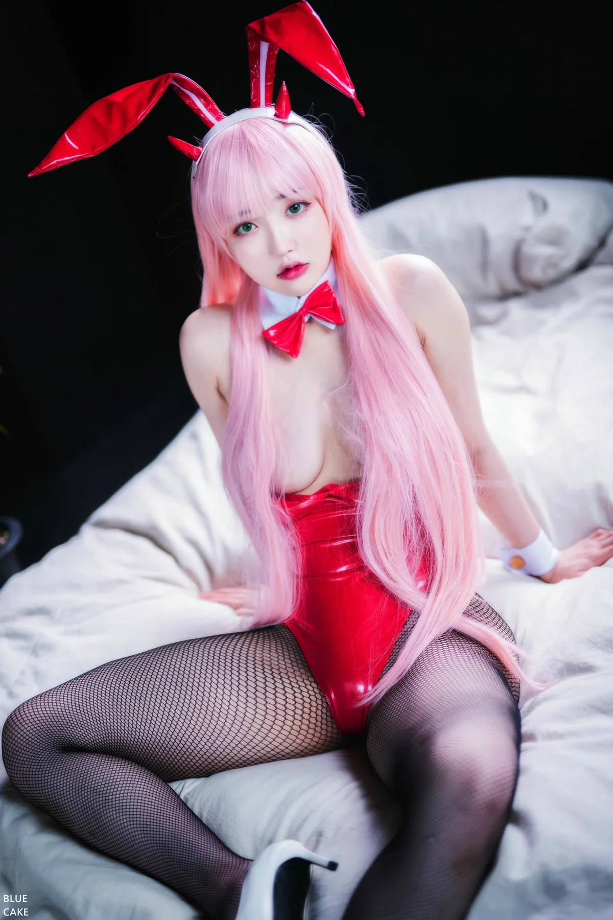 BLUECAKE No.053 Son Ye性感兔女郎网袜 - 1