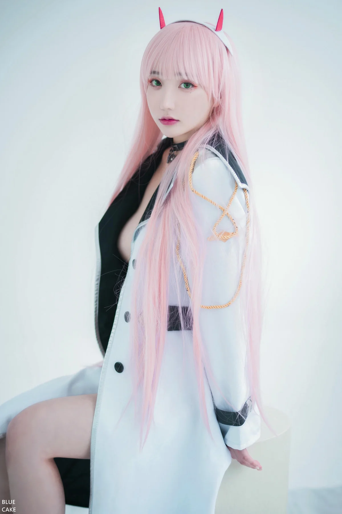 BLUECAKE No.053 Son Ye性感兔女郎网袜 - 4