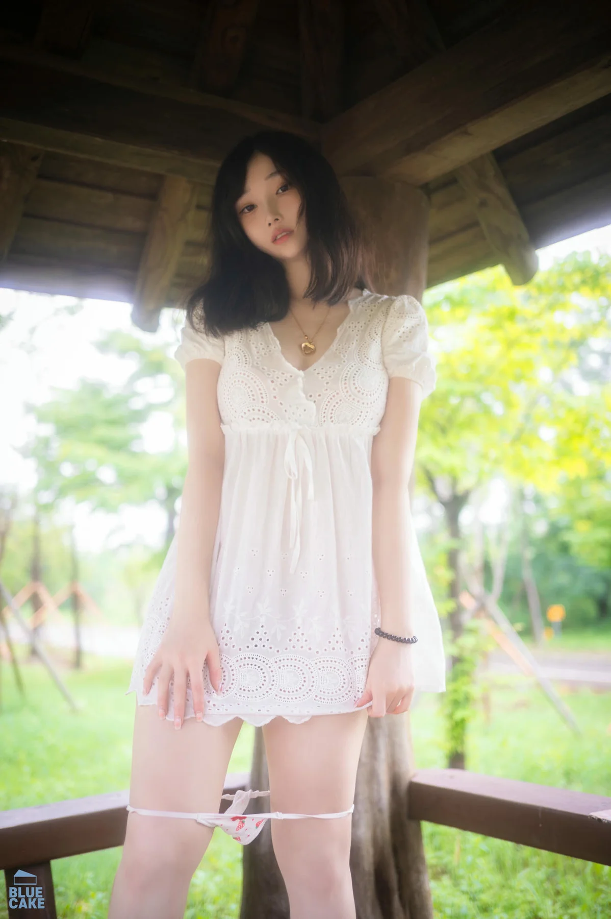 BLUECAKE No.064 Bambi公园性感少女 - 2