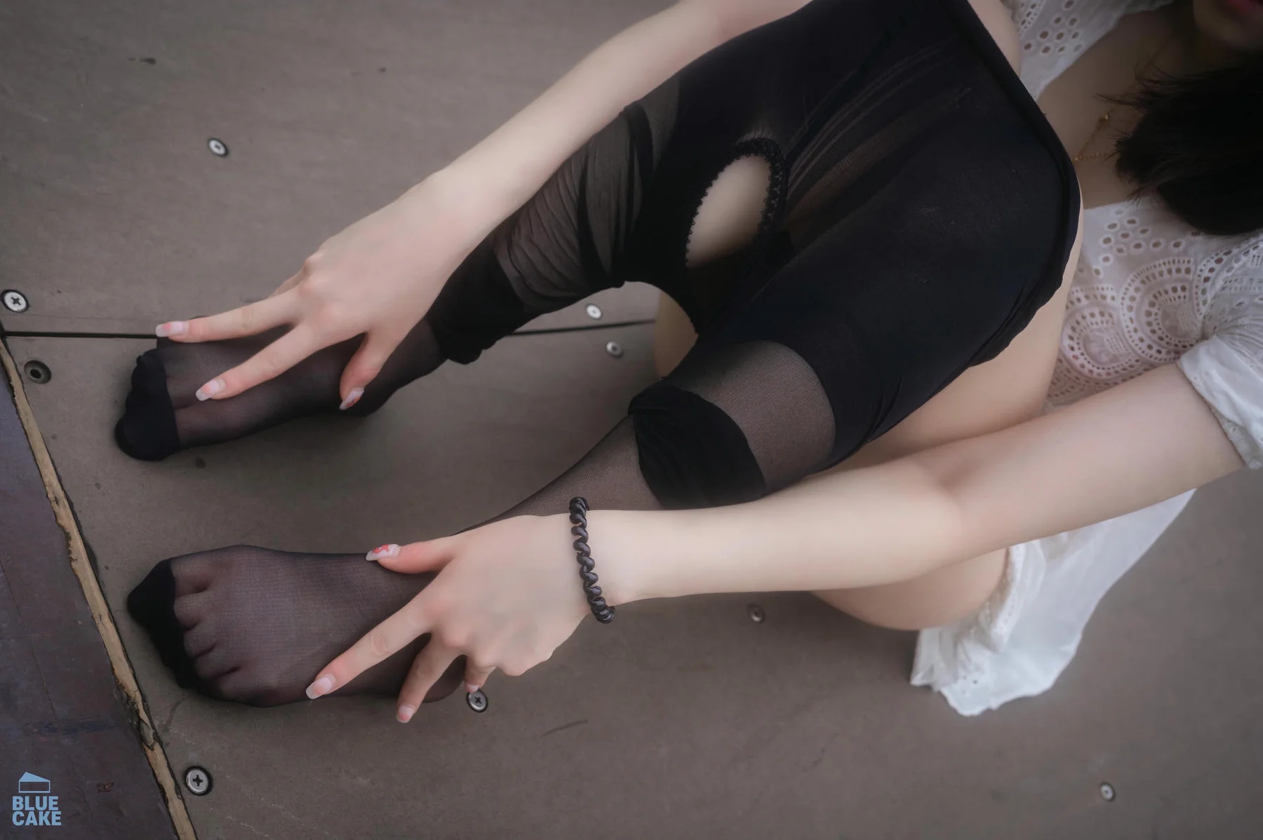 BLUECAKE No.064 Bambi公园性感少女 - 2