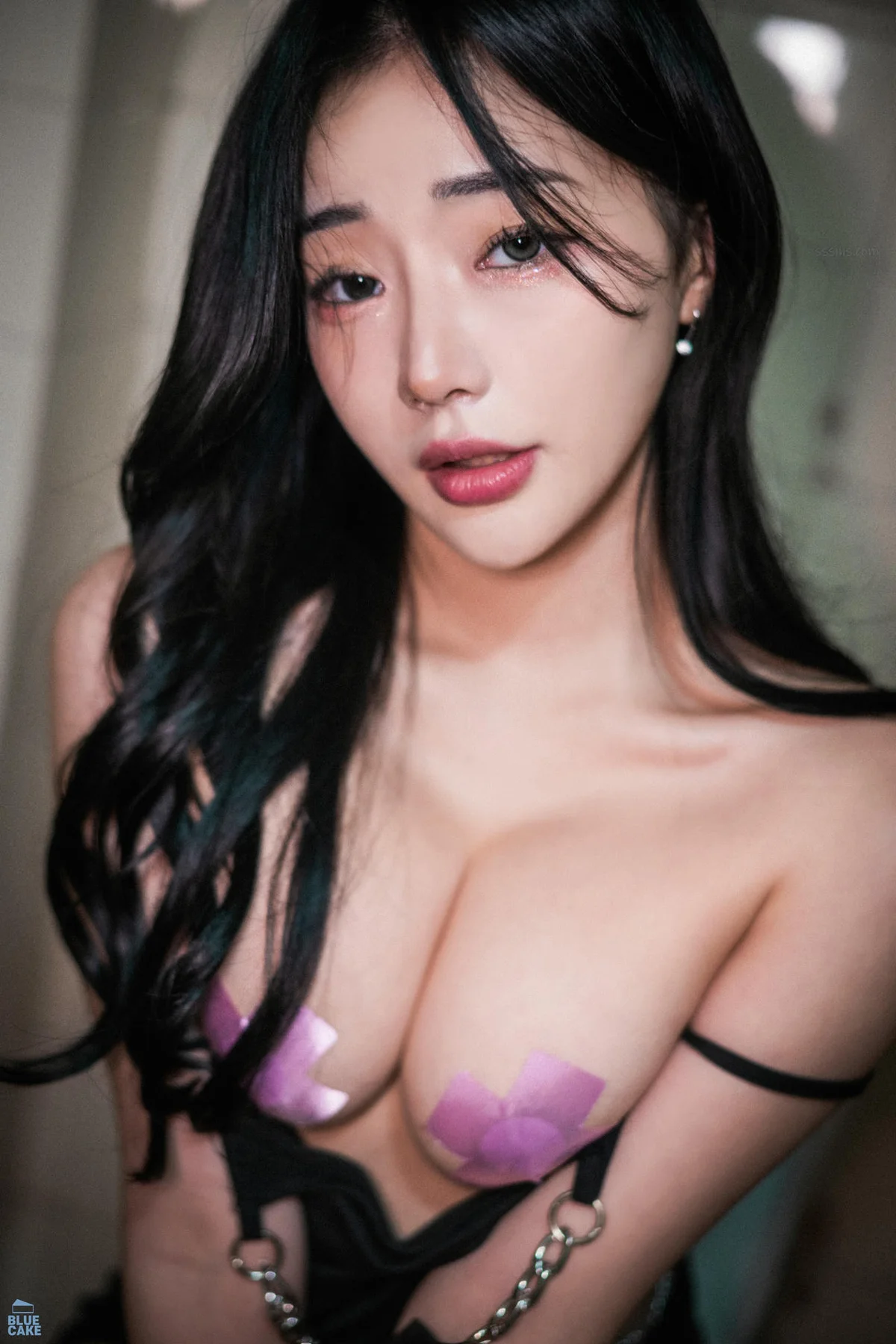 BLUECAKE No.105 NewBom黑丝翘臀少女 - 1