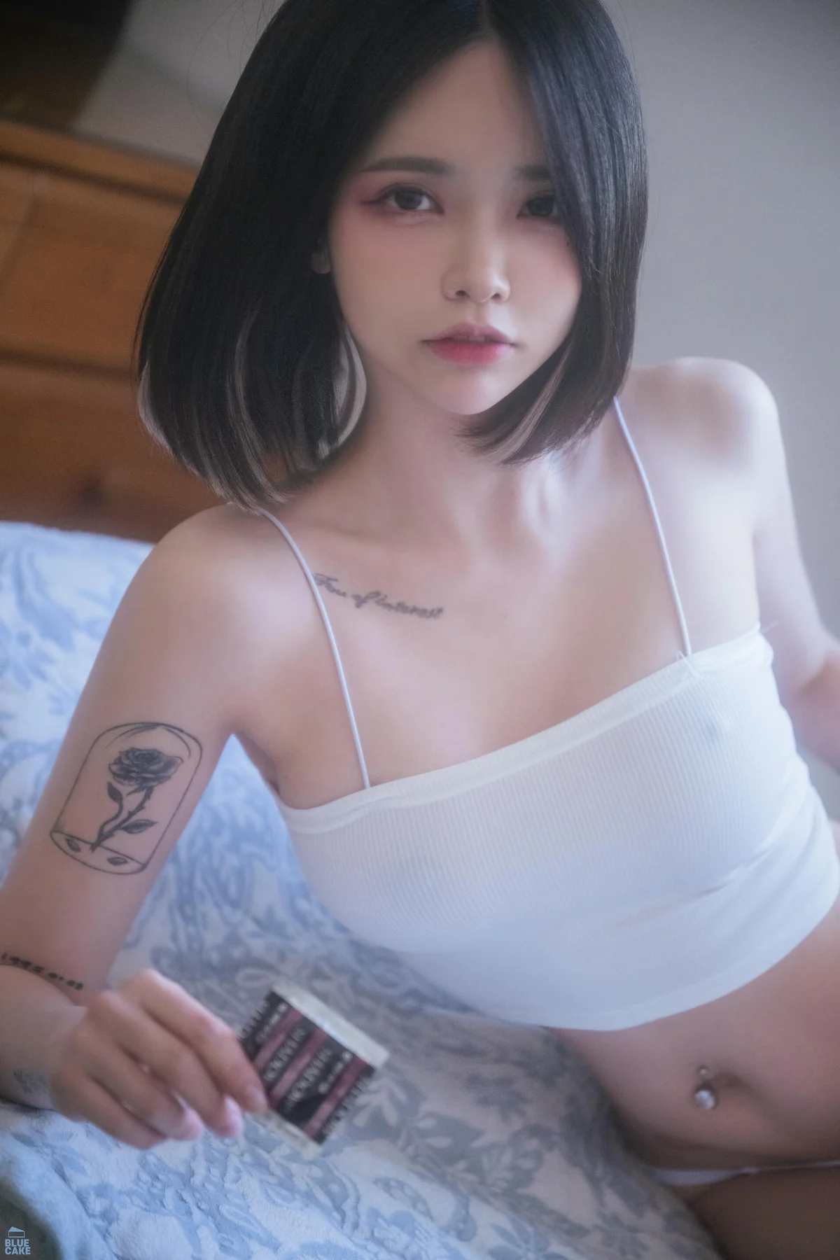 BLUECAKE No.143 Hikari抹胸短发美女 - 8