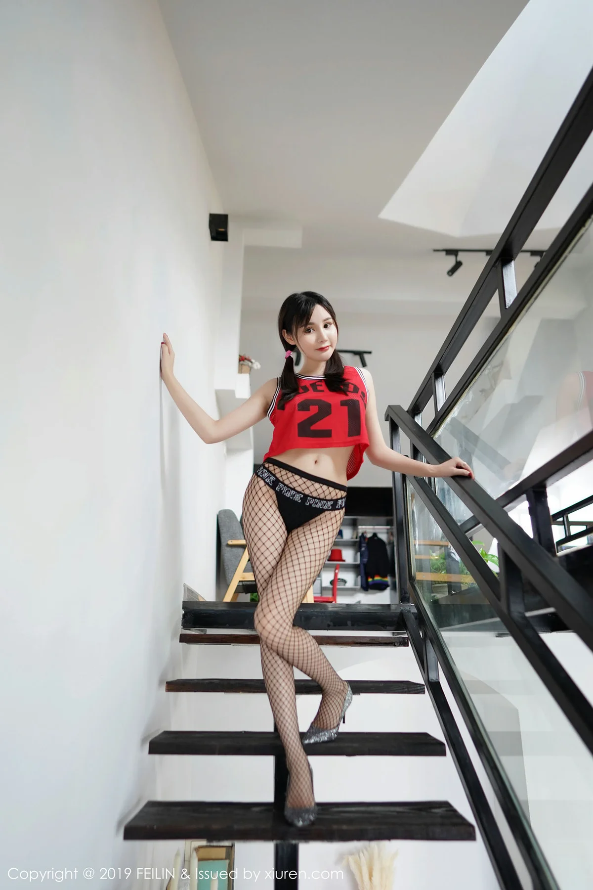 FeiLin 嗲囡囡 Vol.206 Celina青妍 爆乳渔网袜性感写真 - 1