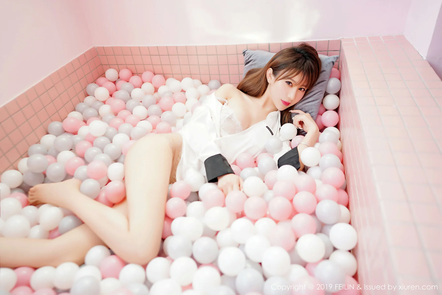 FeiLin 嗲囡囡 Vol.214 程梓首套写真 - 1