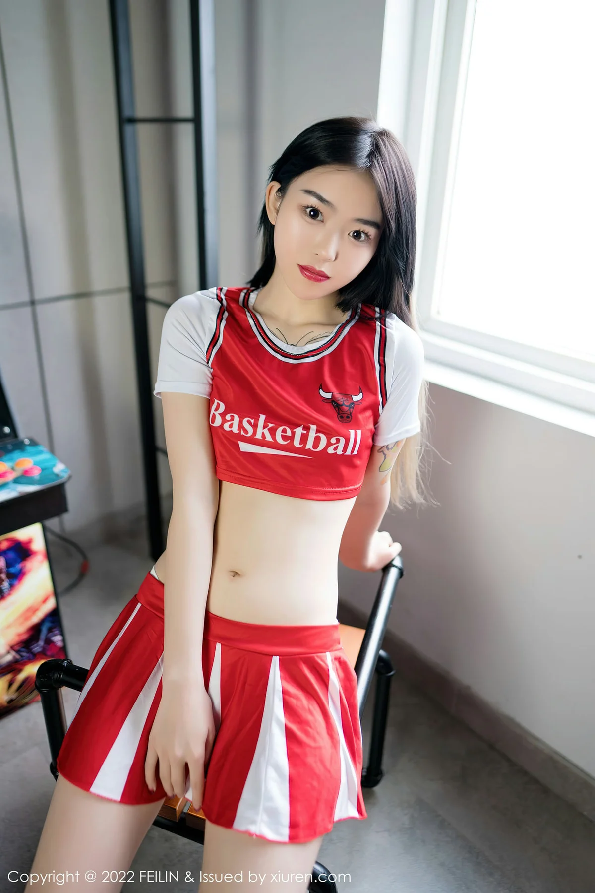 FeiLin 嗲囡囡 Vol.443  白色运动服 奶瓶. 性感写真33 - 2