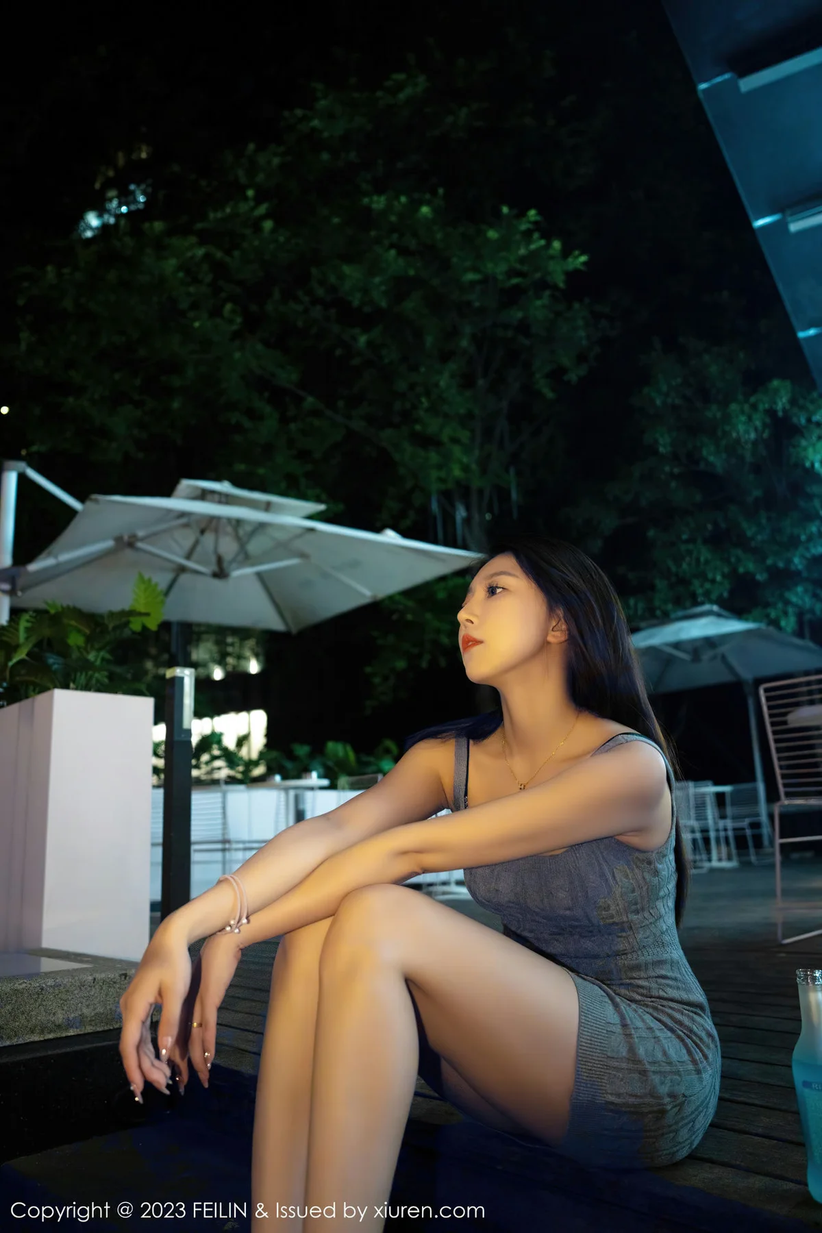 FeiLin 嗲囡囡 Vol.468  冯木木LRIS 背带短裙性感写真 - 1