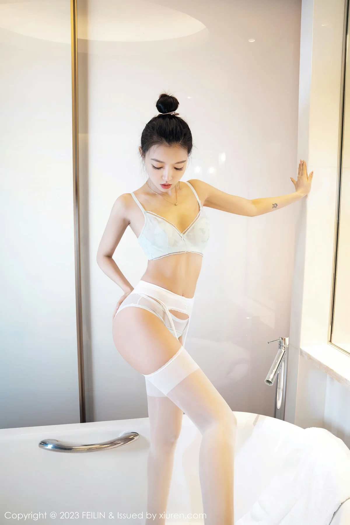 FeiLin 嗲囡囡 Vol.470  冯木木LRIS 白色内衣性感写真 - 5