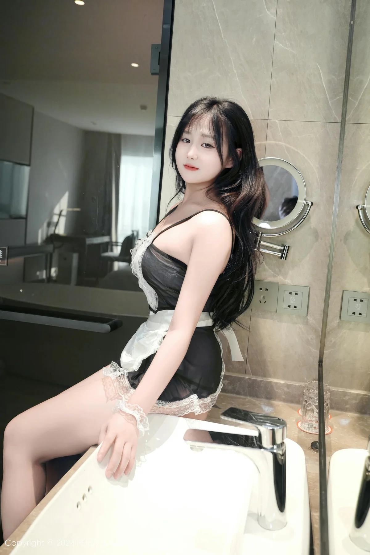 FeiLin 嗲囡囡 Vol.487  叶初雪 乳贴翘臀女仆制服 - 2