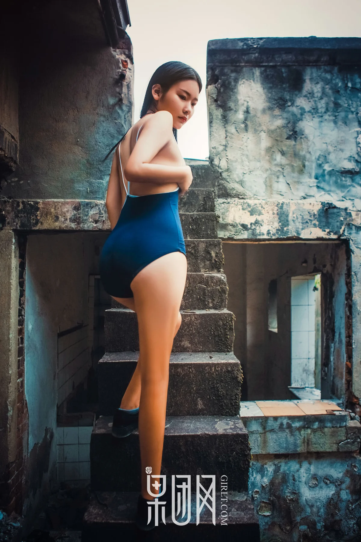 GIRLT 果团网 No.089 老房子的连体衣美女_独眼大脸猫 - 7