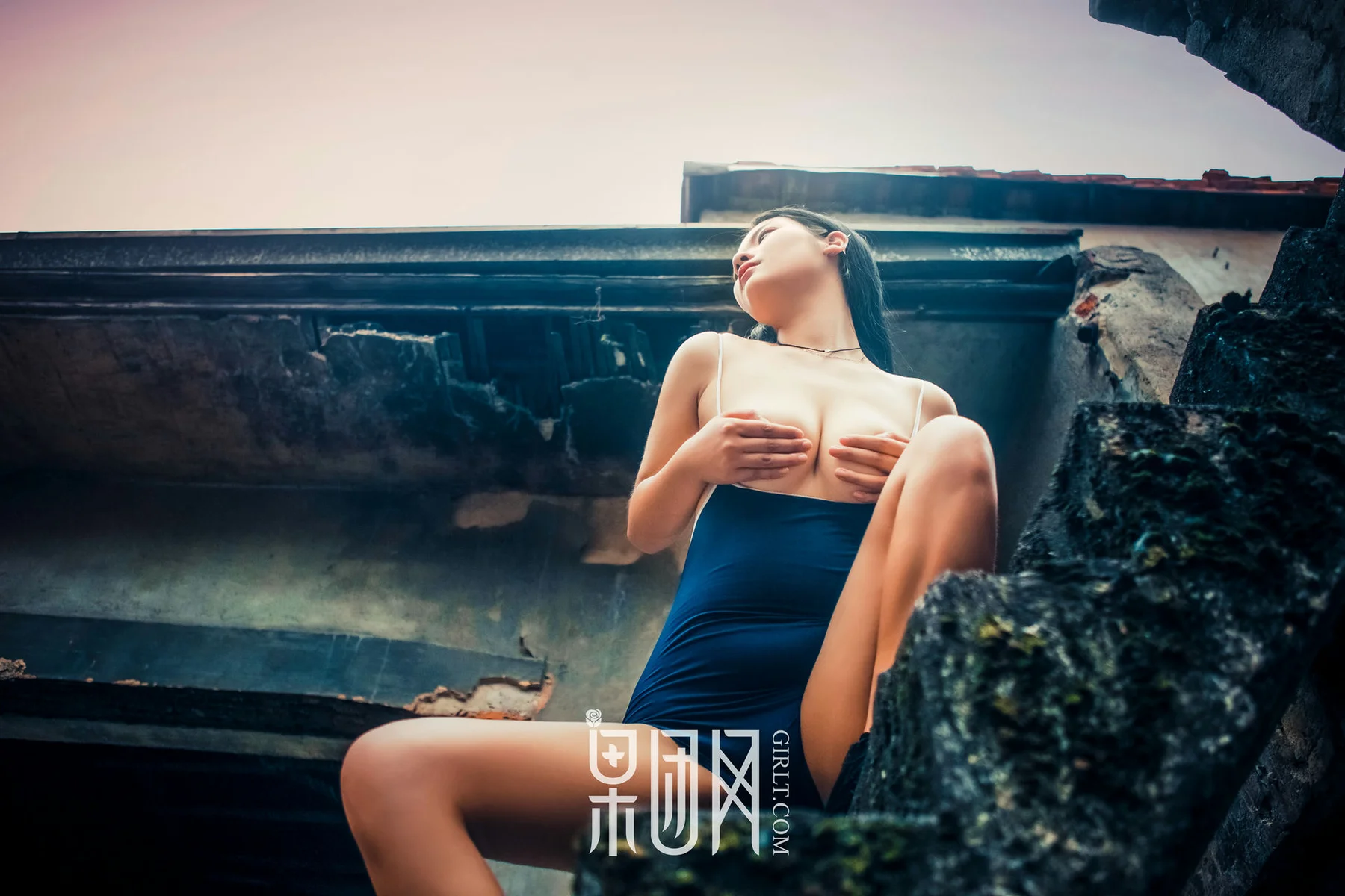 GIRLT 果团网 No.089 老房子的连体衣美女_独眼大脸猫 - 10