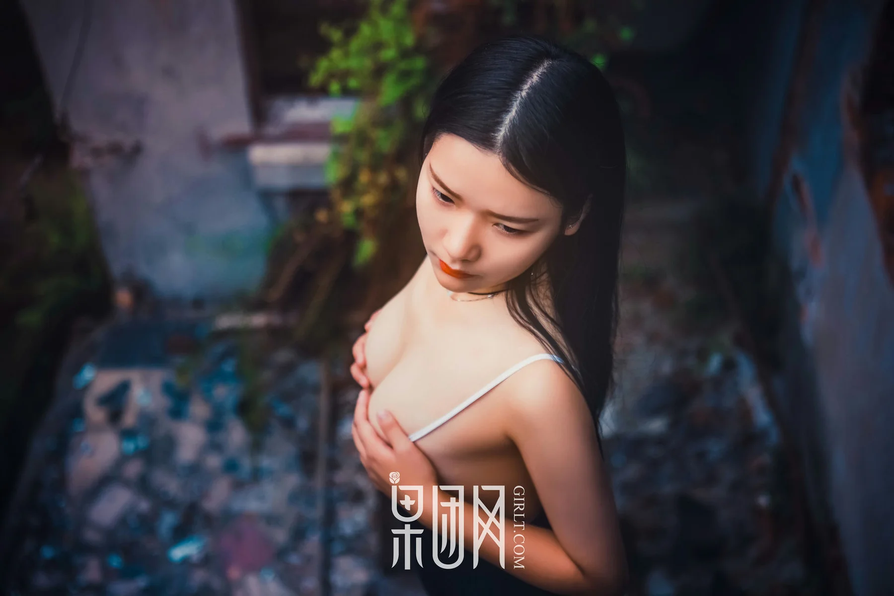 GIRLT 果团网 No.089 老房子的连体衣美女_独眼大脸猫 - 9