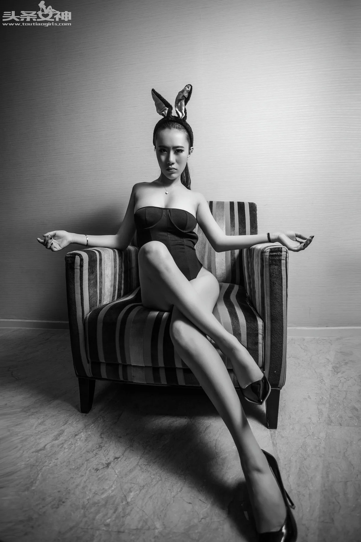 Goddes 头条女神 No.071 Modo 暗黑系巨乳小黑兔绮儿 - 1