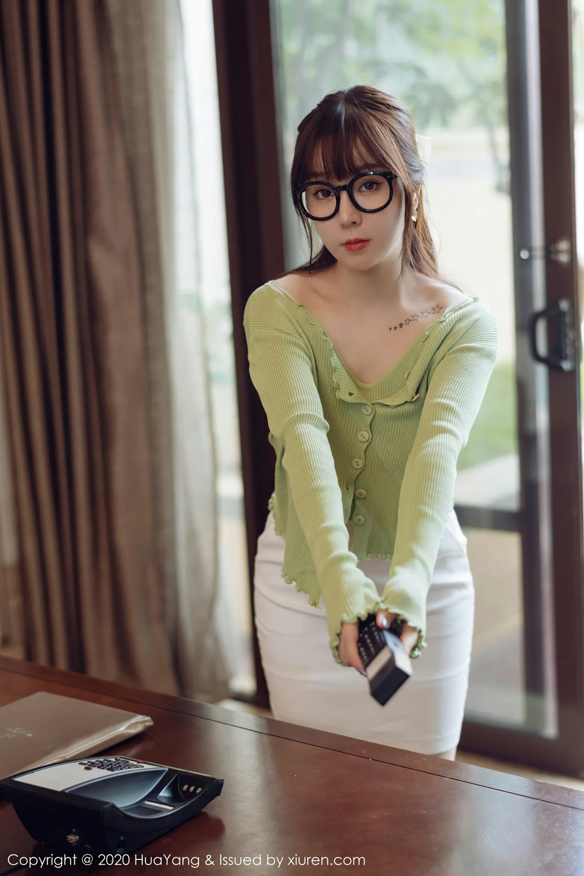 HuaYang 花漾show Vol.298  总裁和职员 双重视觉 王雨纯 - 5