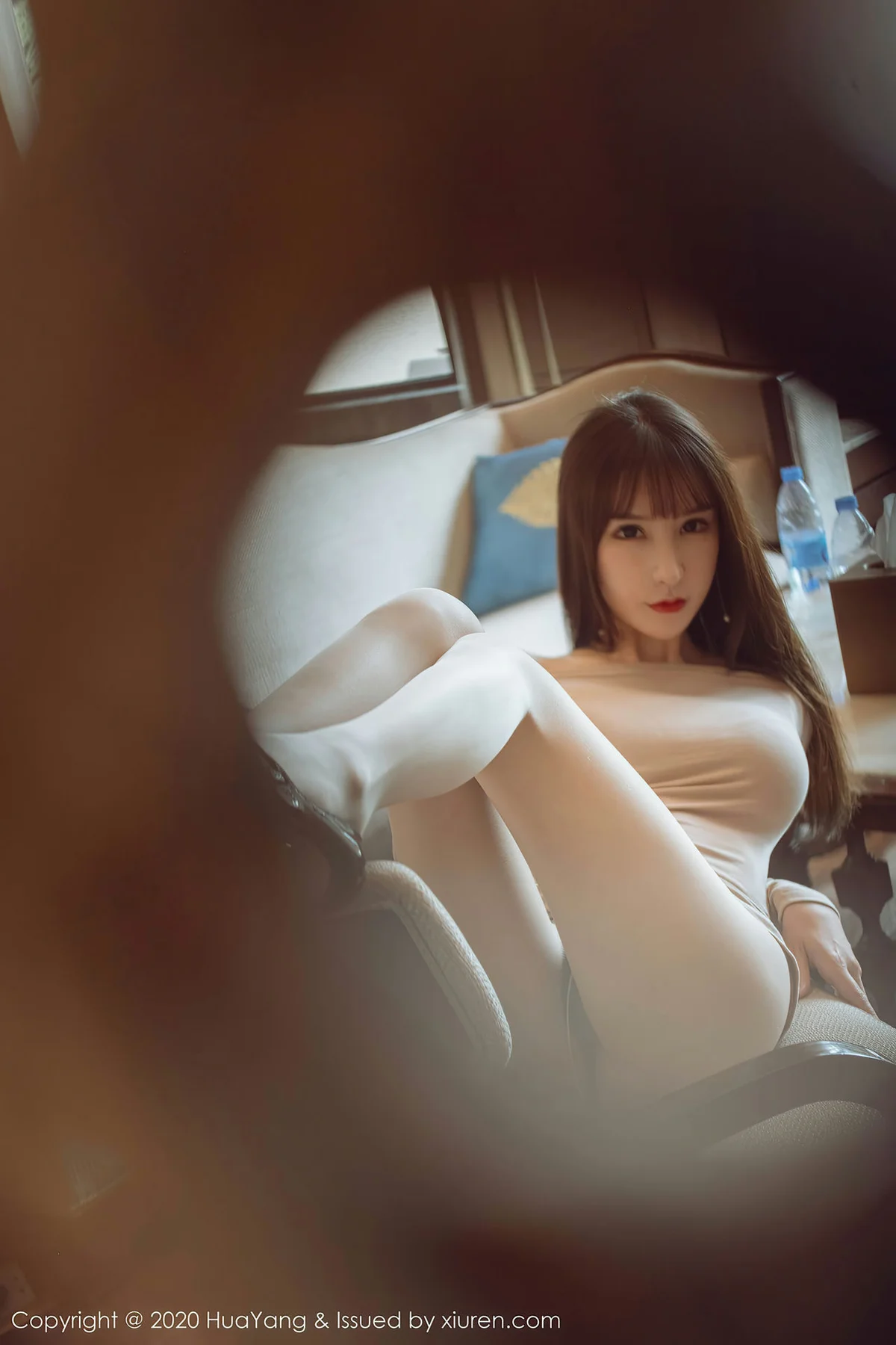 HuaYang 花漾show Vol.305 周于希 米色吊裙修长美腿 - 8