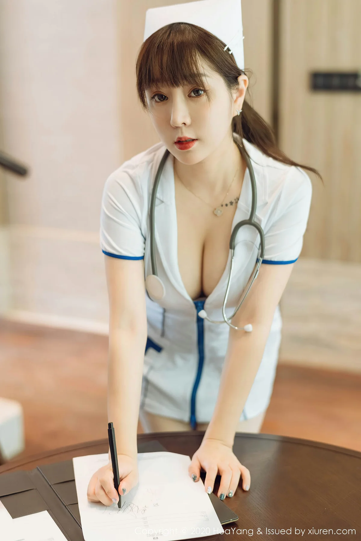 HuaYang 花漾show Vol.330 性感护士 王雨纯 - 9