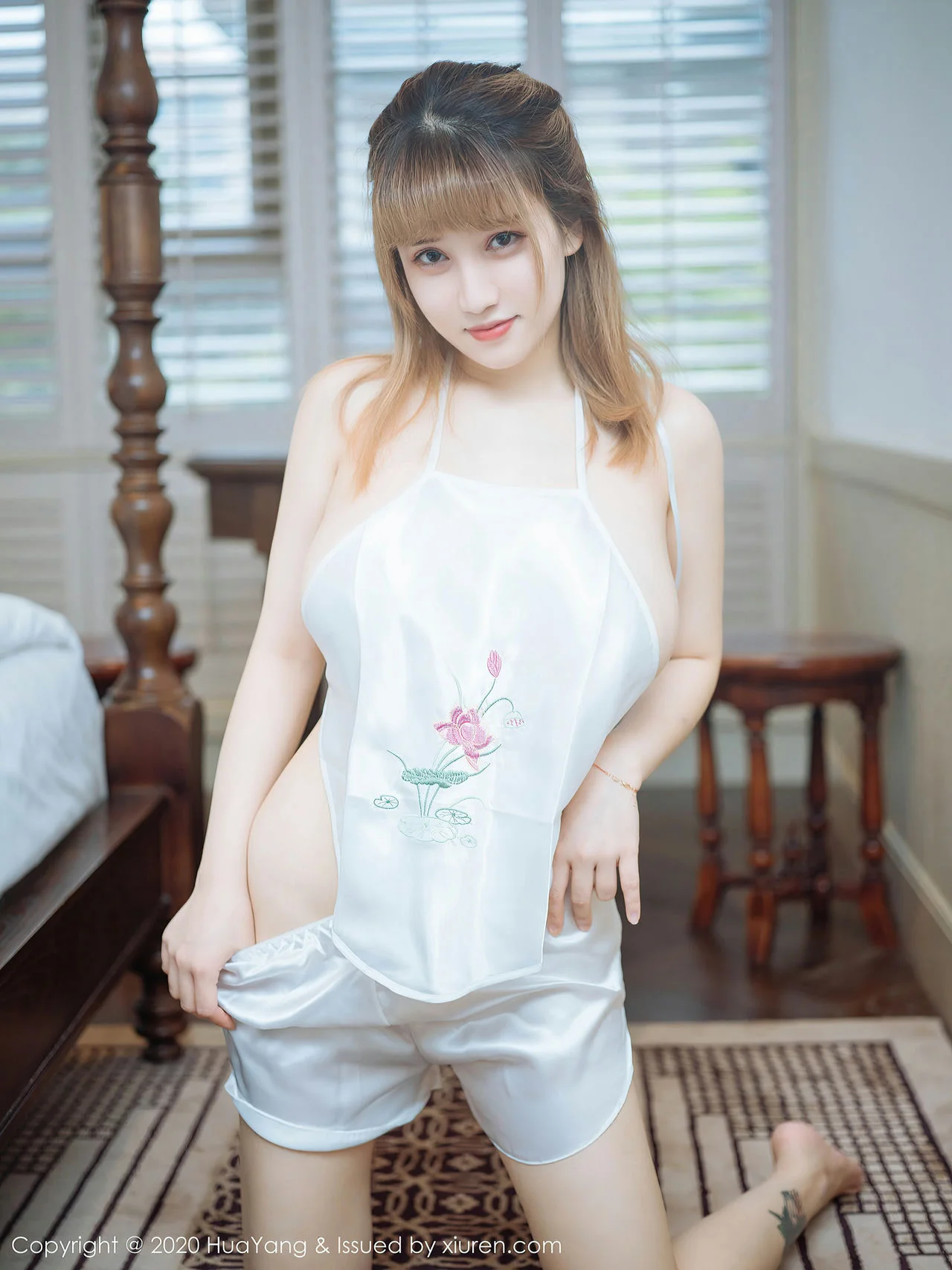 HuaYang 花漾show Vol.336 肚兜巨乳 周大萌  洁白古韵 - 1