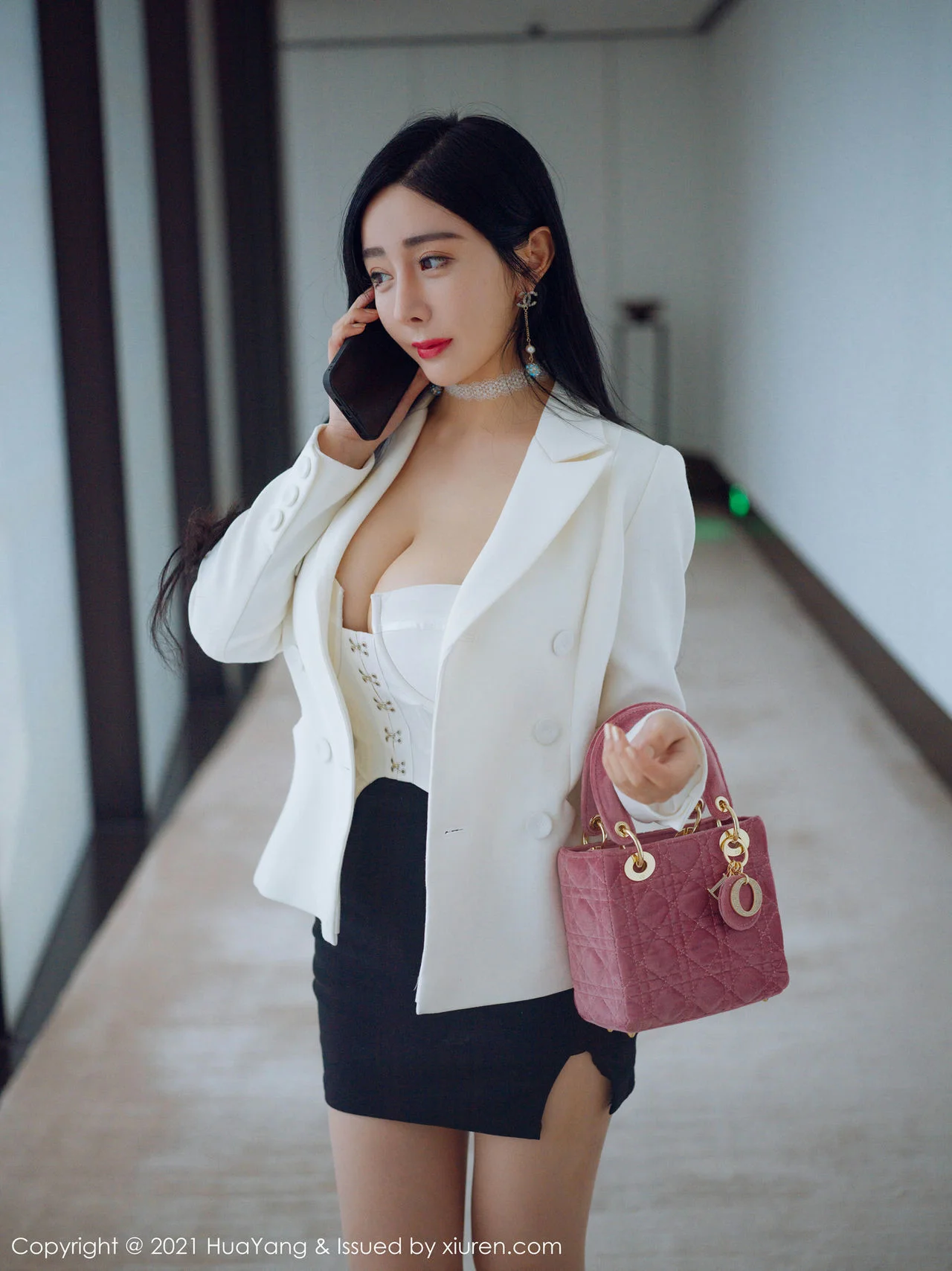 HuaYang 花漾show Vol.381 职场保险经纪 允爾 厦门旅拍写真 - 2