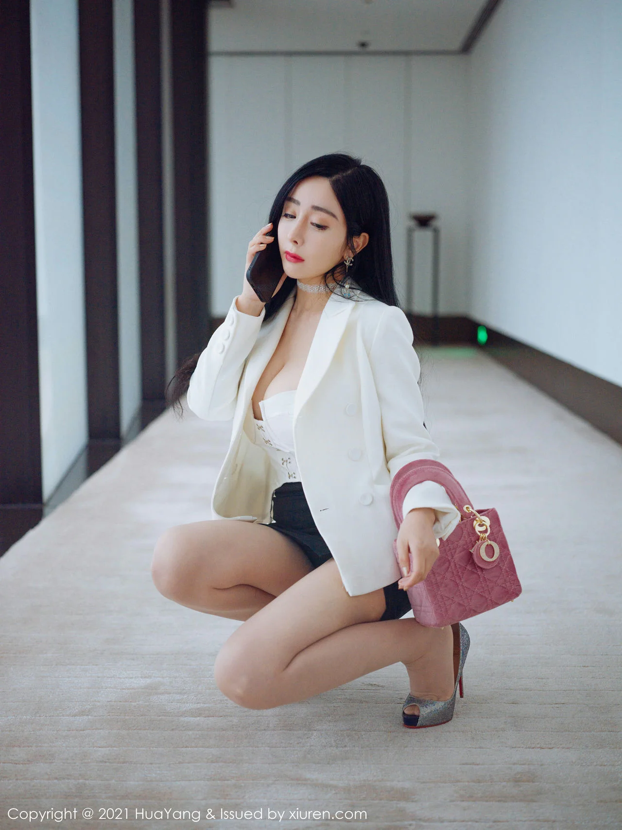 HuaYang 花漾show Vol.381 职场保险经纪 允爾 厦门旅拍写真 - 9