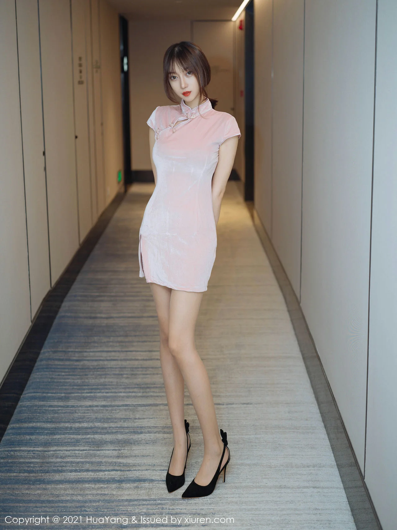 HuaYang 花漾show Vol.430 粉色旗袍 玥儿玥er 西双版纳旅拍22 - 2