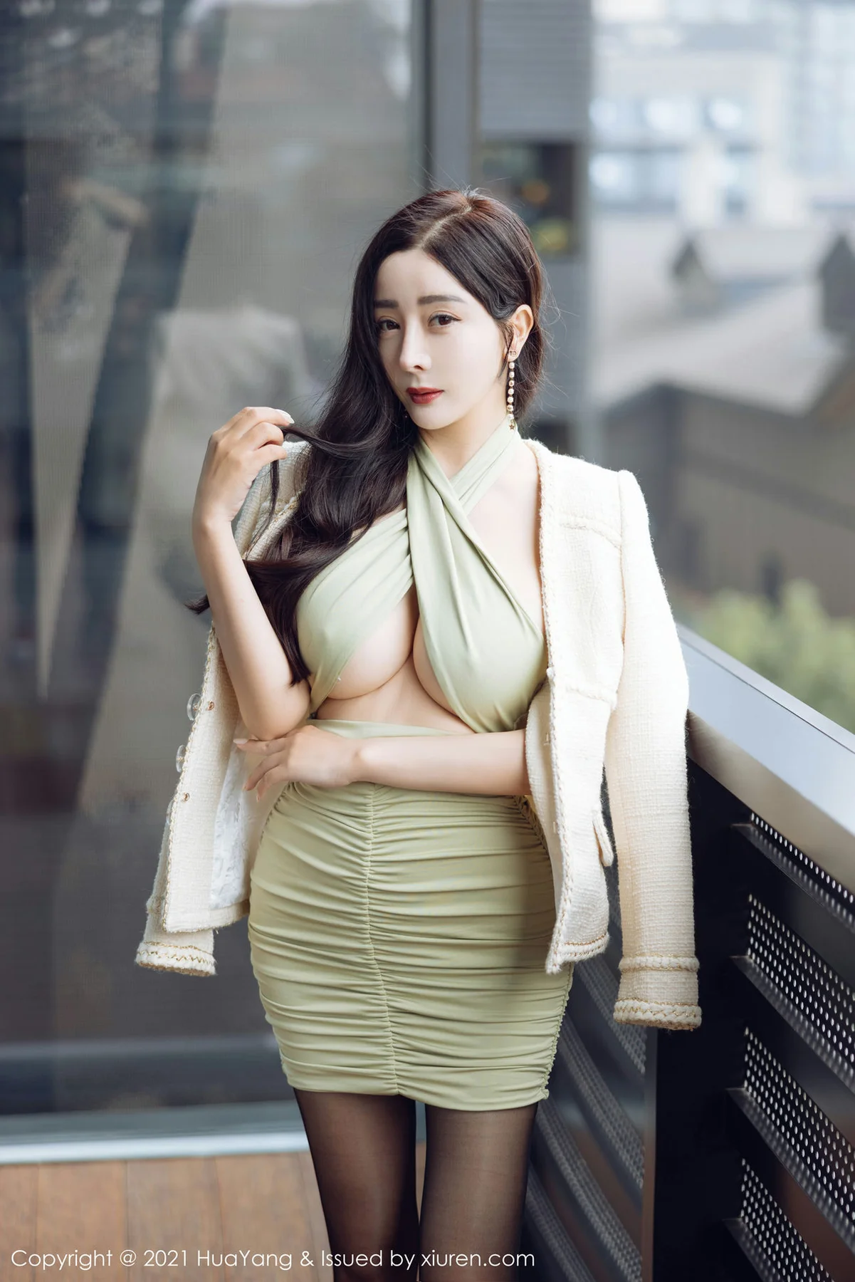 HuaYang 花漾show Vol.468 魅惑黑丝 允爾 成都旅拍33 - 2