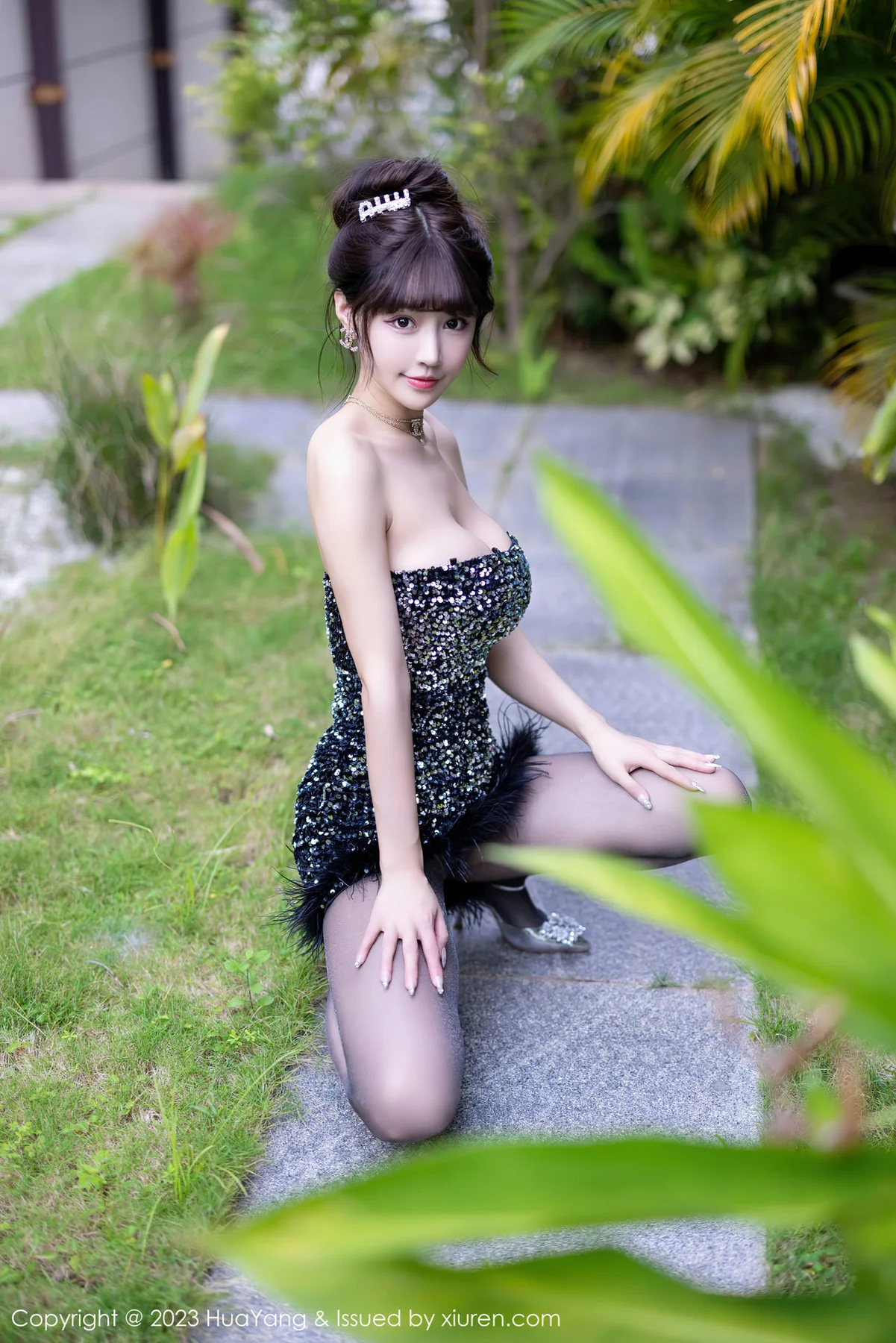 HuaYang 花漾show Vol.528  朱可儿Flora 魅惑黑丝三亚旅拍1 - 4