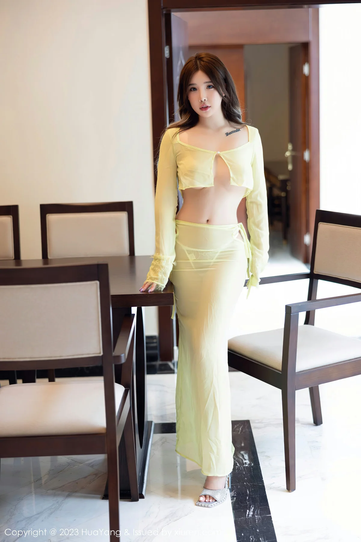 HuaYang 花漾show Vol.540 小海臀Rena 薄纱轻透服饰性感写真 - 1