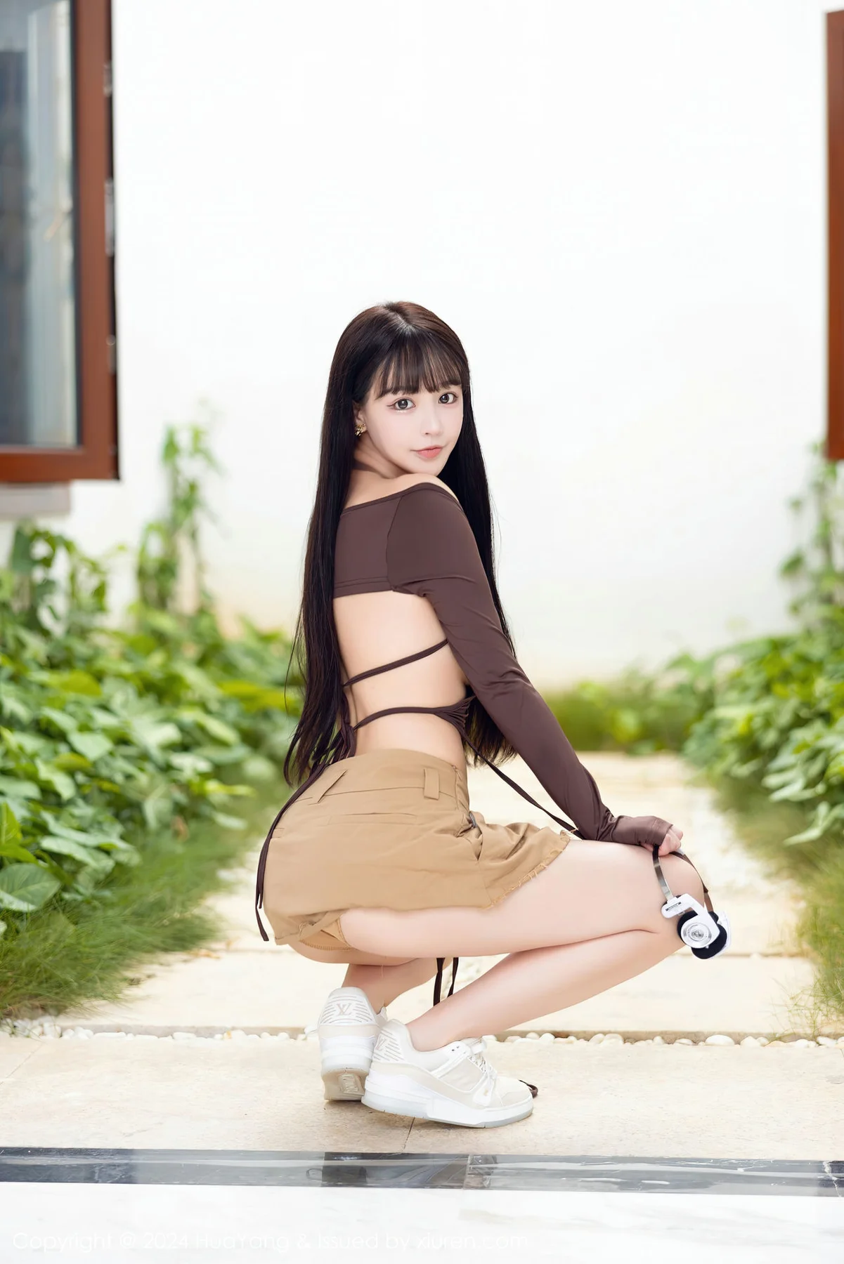 HuaYang 花漾show Vol.568 朱可儿Flora 杏色短裙1 - 5