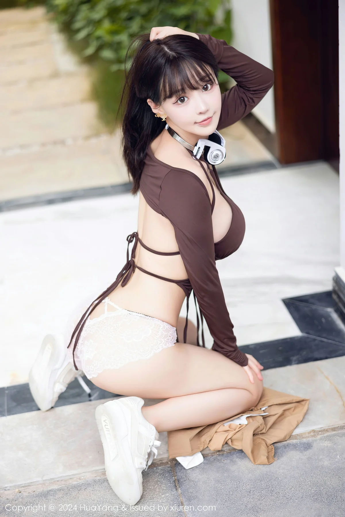 HuaYang 花漾show Vol.568 朱可儿Flora 杏色短裙1 - 8