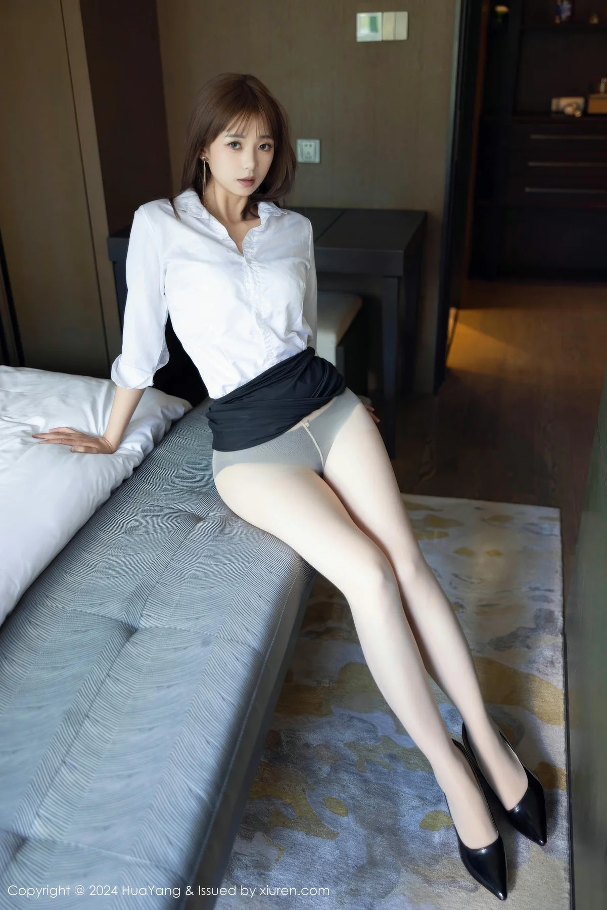 HuaYang 花漾show Vol.604 宋-KiKi 性感OL服饰性感写真 - 5