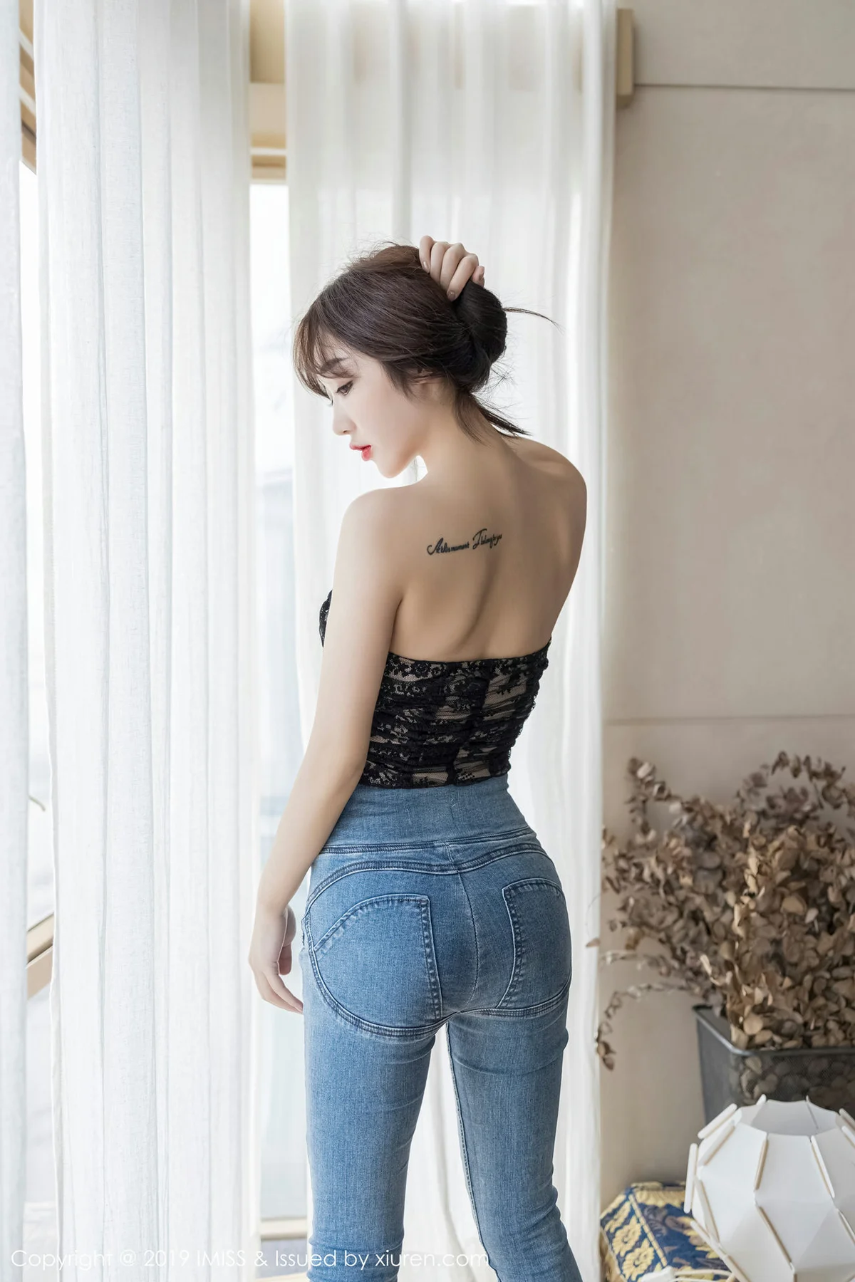 IMiss 爱蜜社 Vol.417 可甜可性感的软妹子 小九月 性感写真 - 2