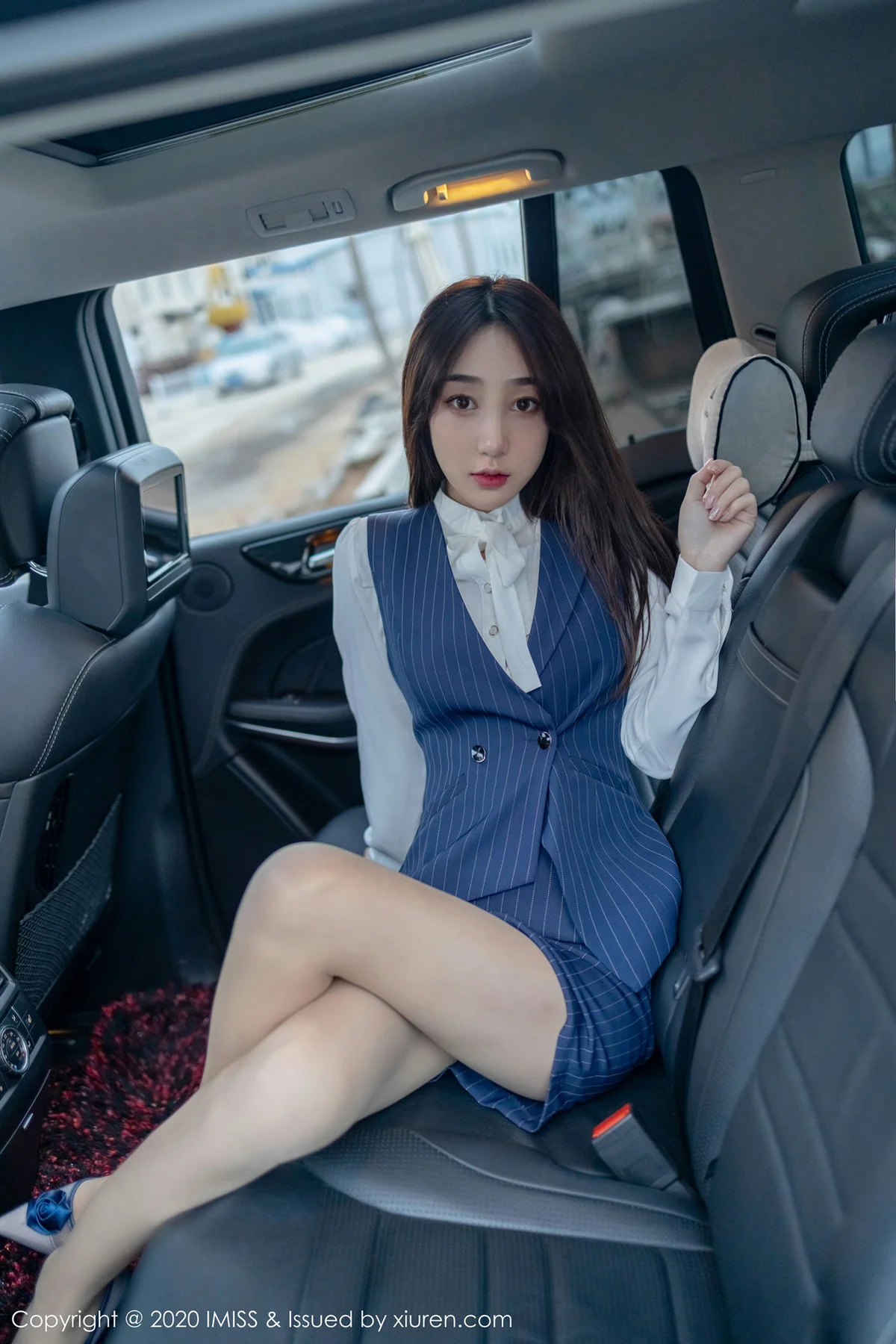 IMiss 爱蜜社 Vol.438 制服诱惑街拍 九月生__ 新图上架 - 4