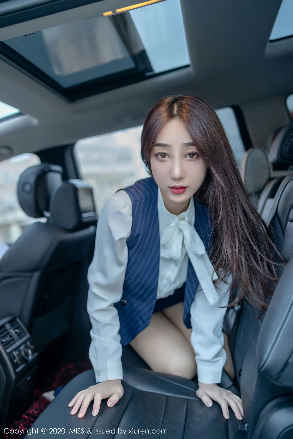 IMiss 爱蜜社 Vol.438 制服诱惑街拍 九月生__ 新图上架 - 8