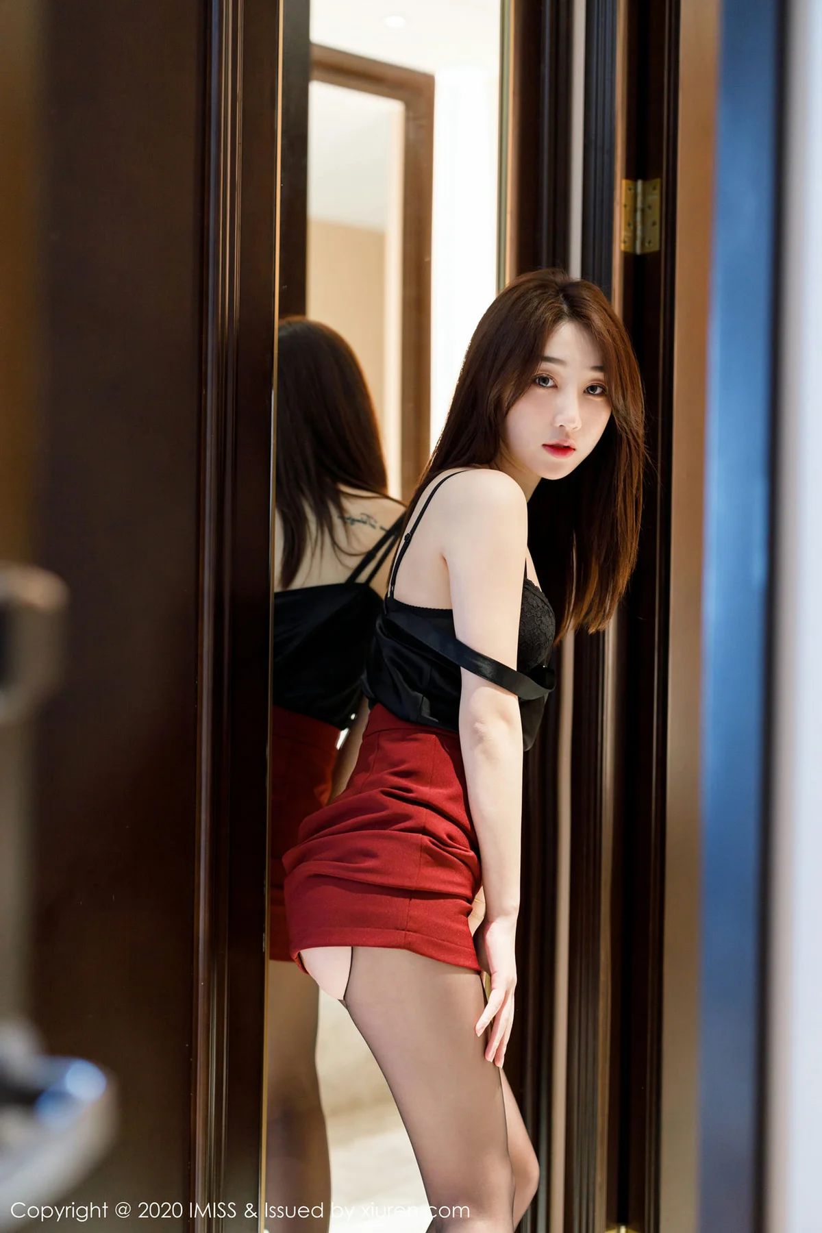 IMiss 爱蜜社 Vol.459 九月生__ 少女诱惑丝袜美腿写真 - 2