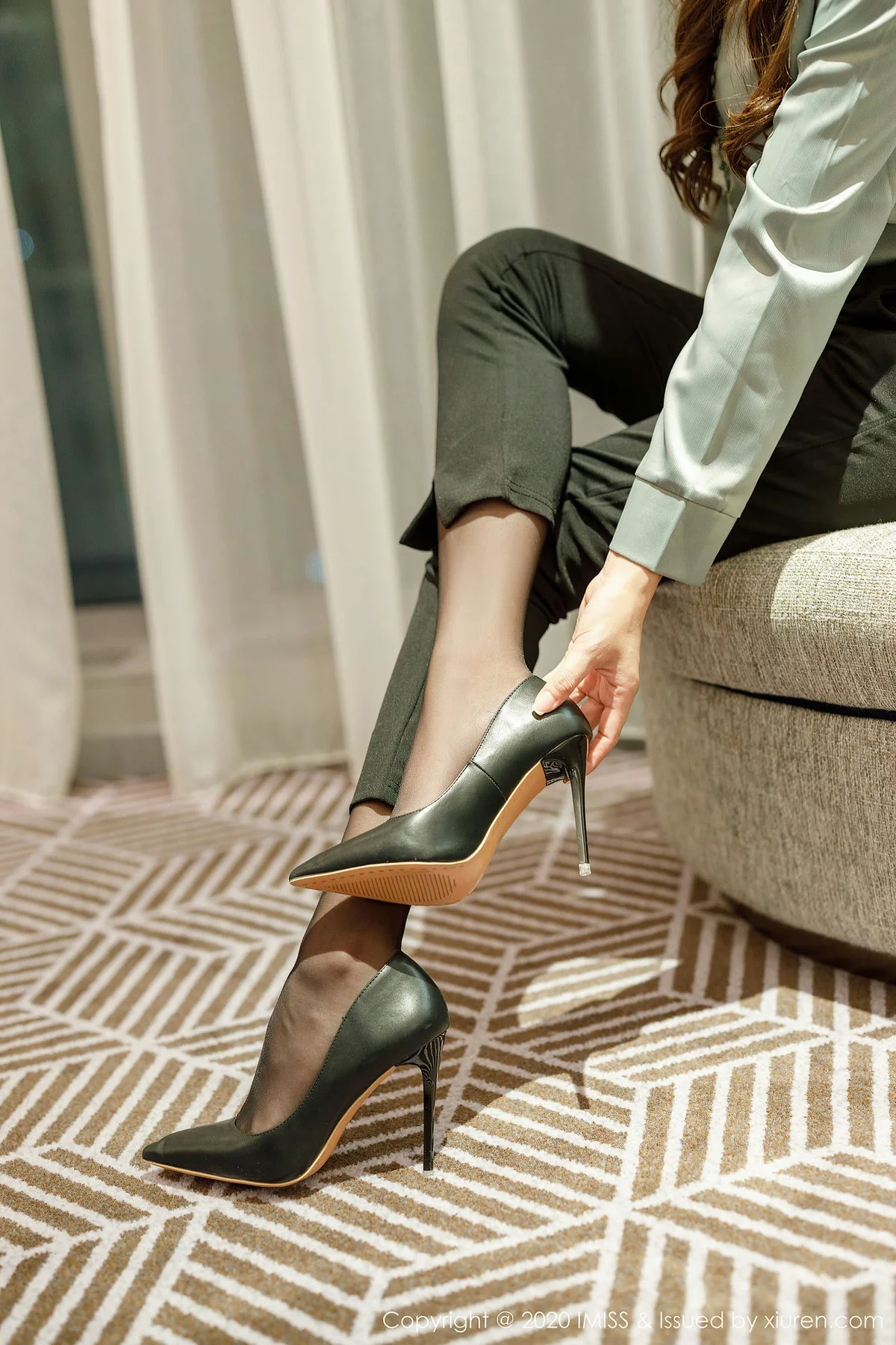 IMiss 爱蜜社 Vol.492 黑丝美腿 lavinia肉肉 - 4