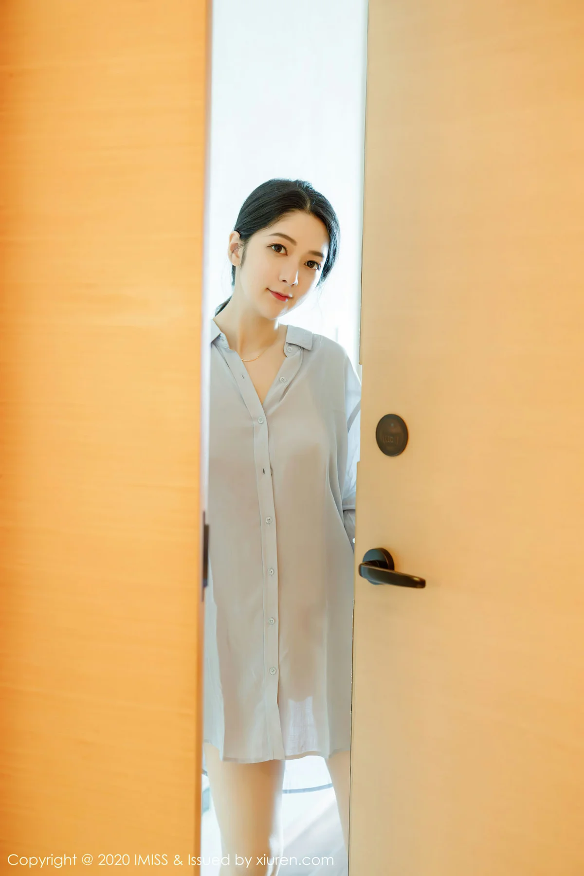 IMiss 爱蜜社 Vol.499 女友视觉系列 小热巴 剧情镜头 - 1