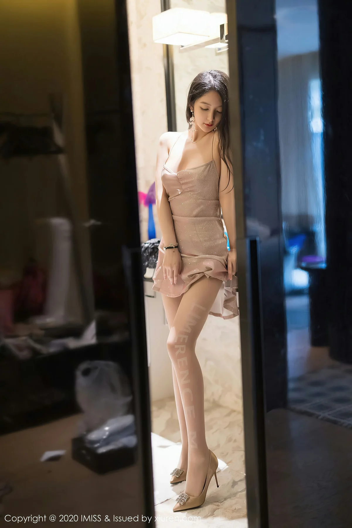 IMiss 爱蜜社 Vol.511 性感吊裙美腿 小热巴 - 2