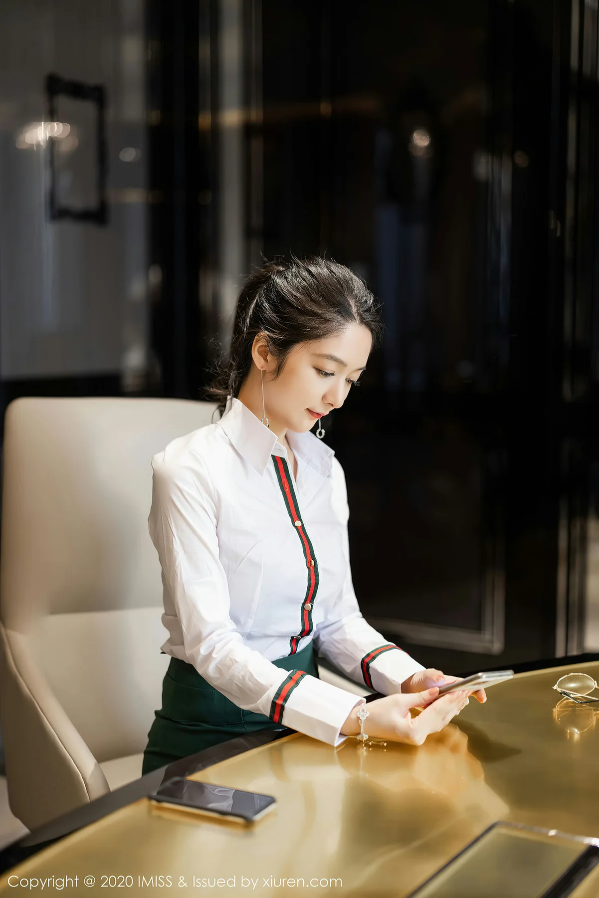 IMiss 爱蜜社 Vol.521 小热巴 都市风格ol系列 - 1