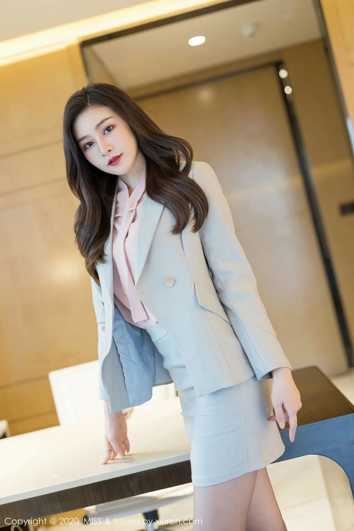 IMiss 爱蜜社 Vol.538 性感ol制服写真 Vanessa - 5