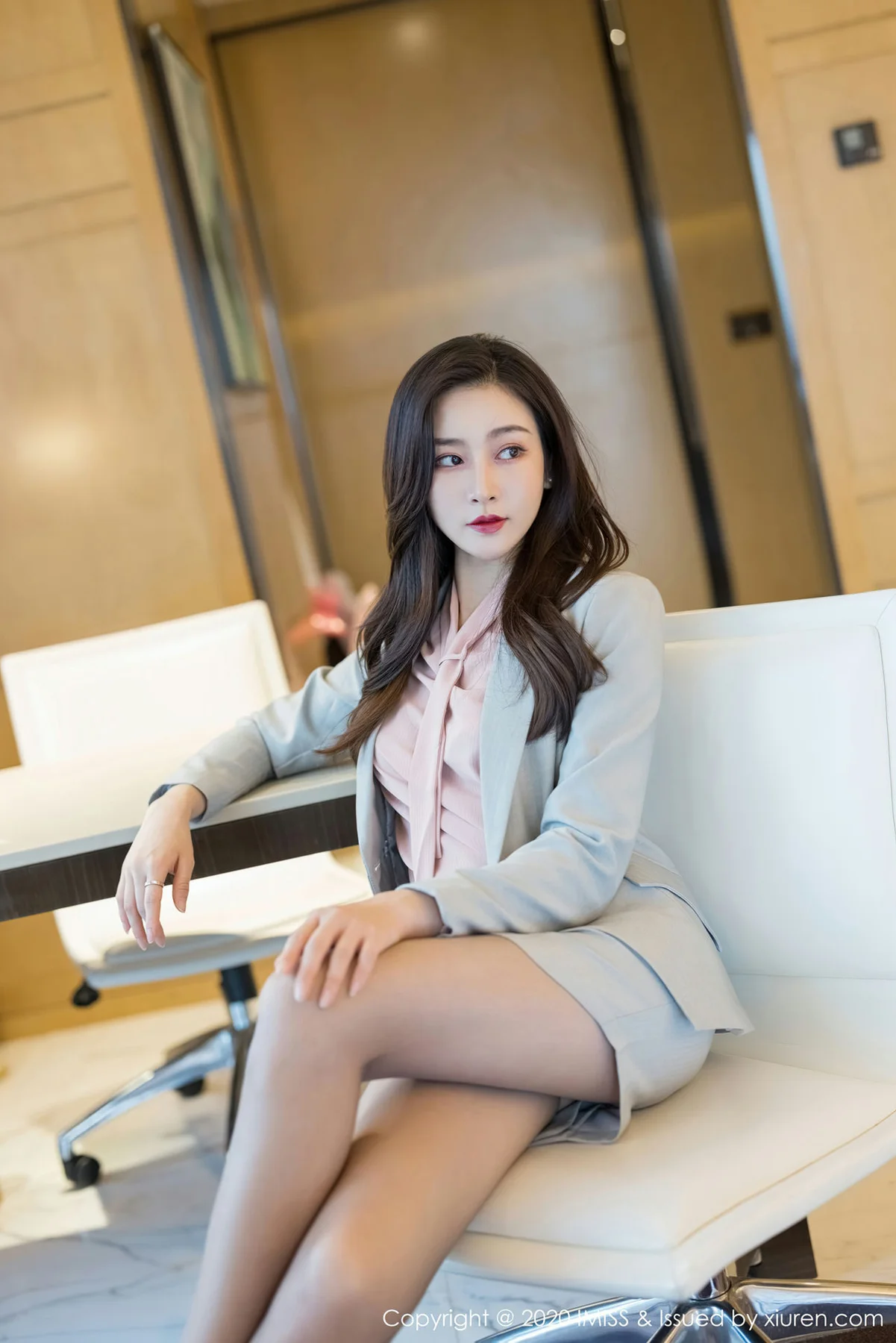 IMiss 爱蜜社 Vol.538 性感ol制服写真 Vanessa - 7