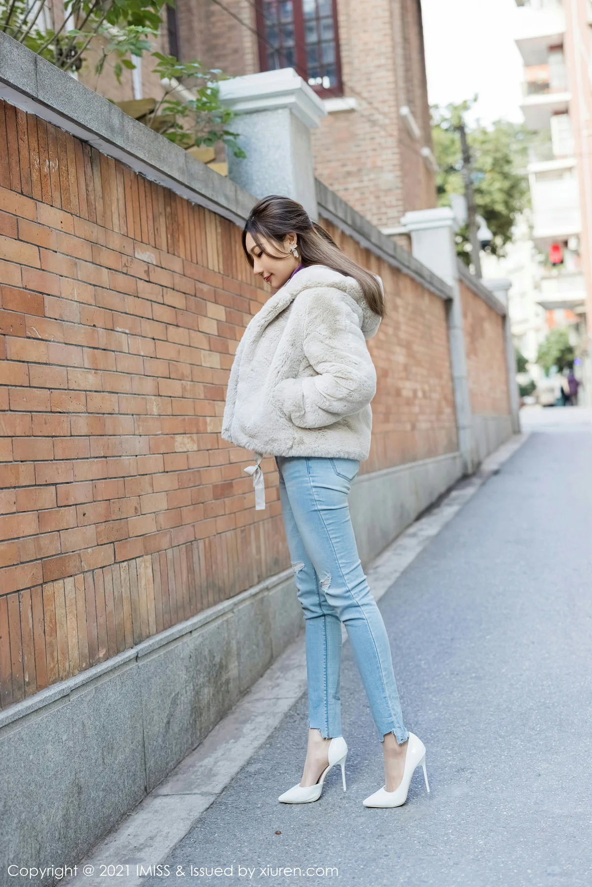 IMiss 爱蜜社 Vol.541 肉丝紧身衣 小狐狸 - 1