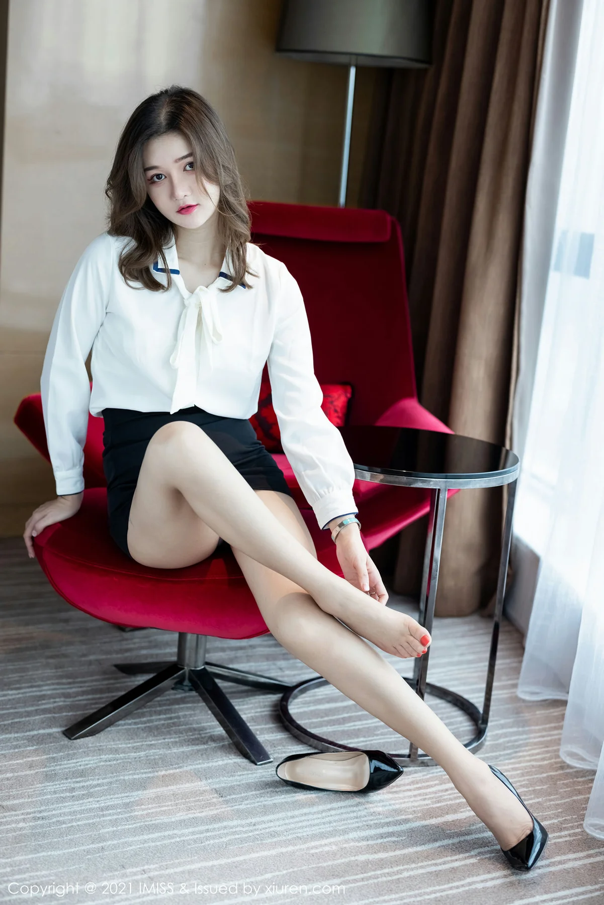 IMiss 爱蜜社 Vol.558  白衬衫黑短裙 芷萱mimi 新人模特首套写真 - 6