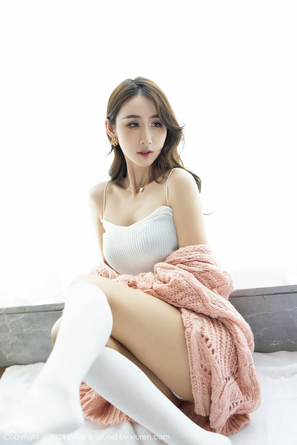 IMiss 爱蜜社 Vol.561 草莓内衣 萌白酱 朦胧丝袜性感写真 - 3