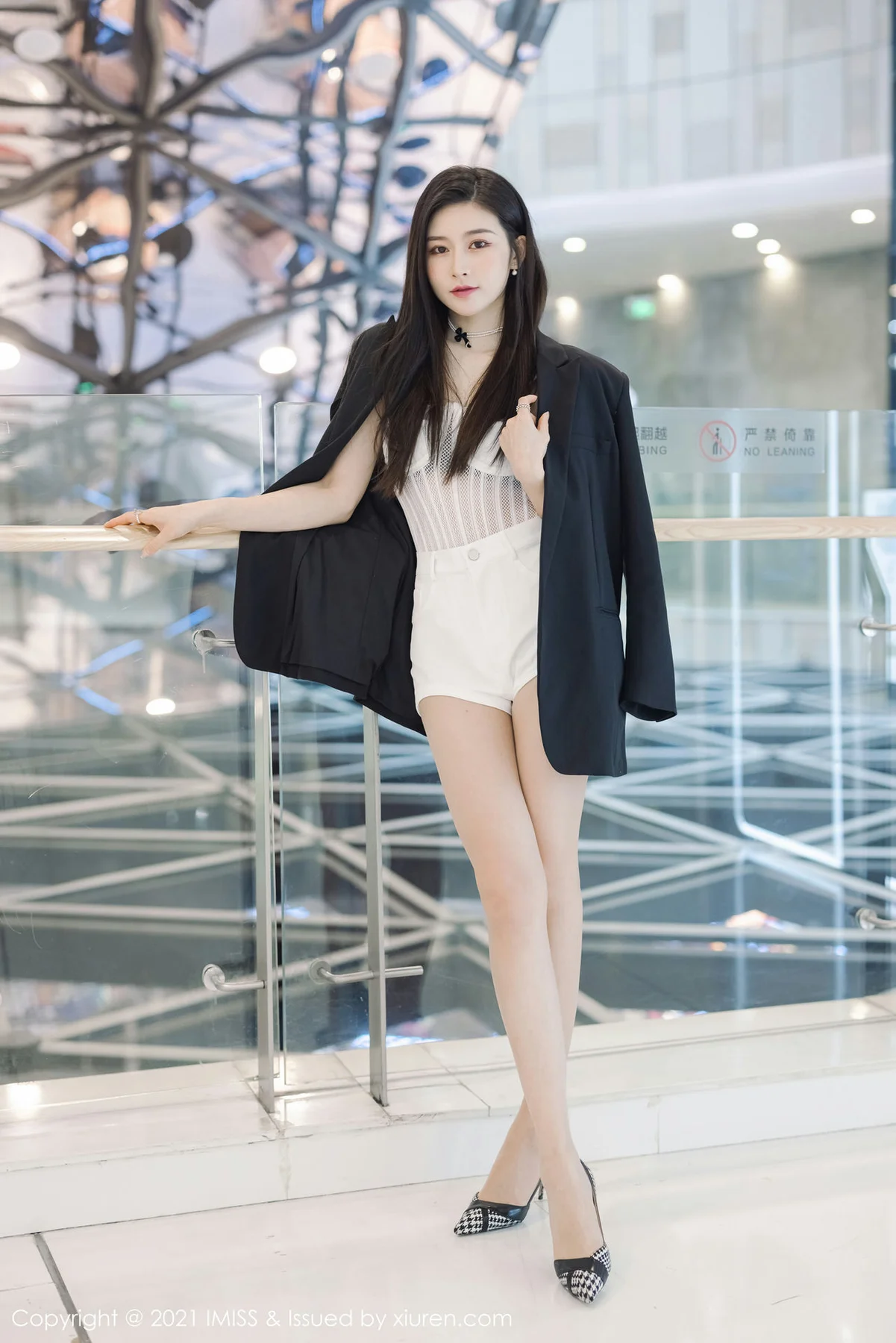 IMiss 爱蜜社 Vol.569 气质美女 Vanessa 时尚动人的街拍 - 5