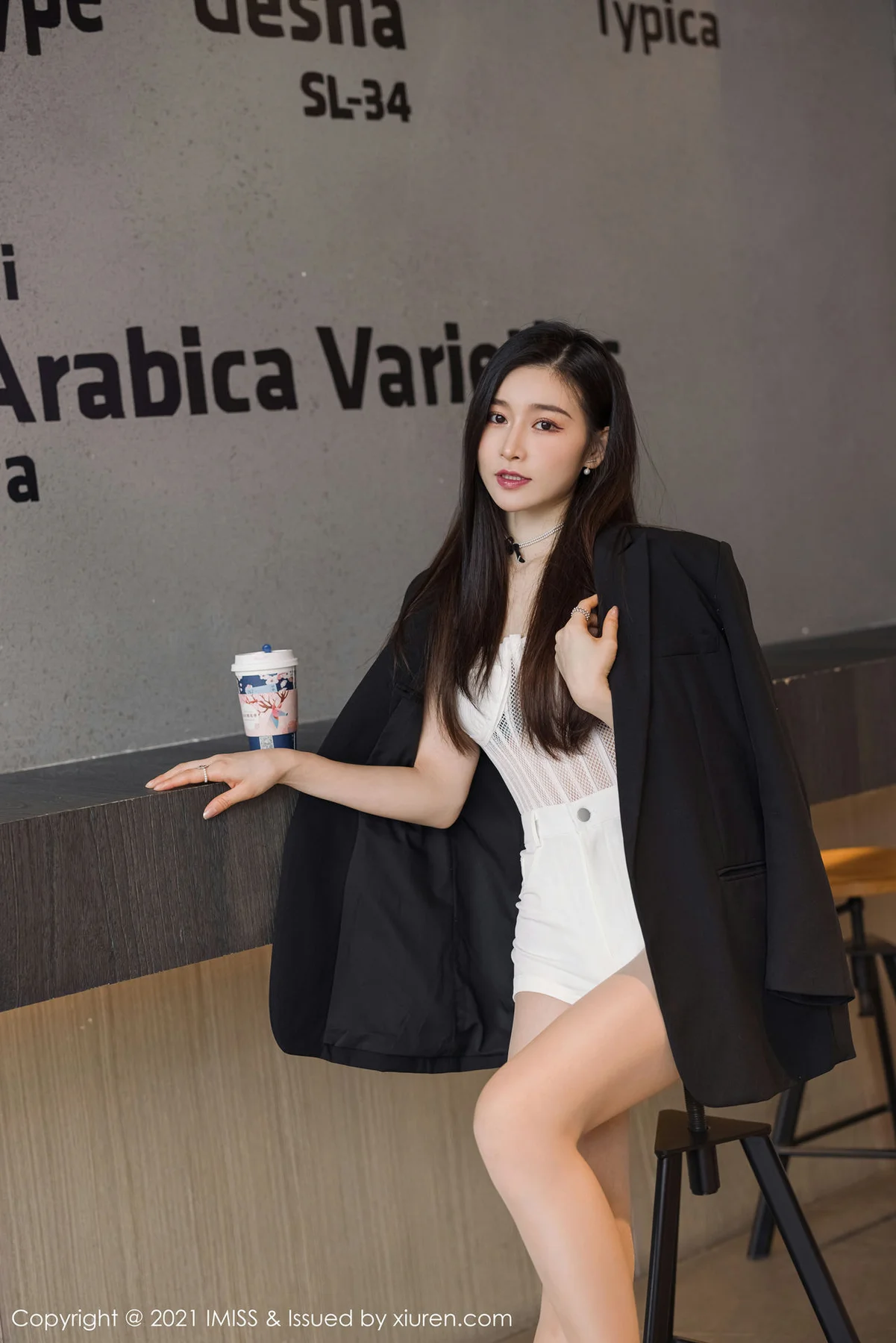 IMiss 爱蜜社 Vol.569 气质美女 Vanessa 时尚动人的街拍 - 5