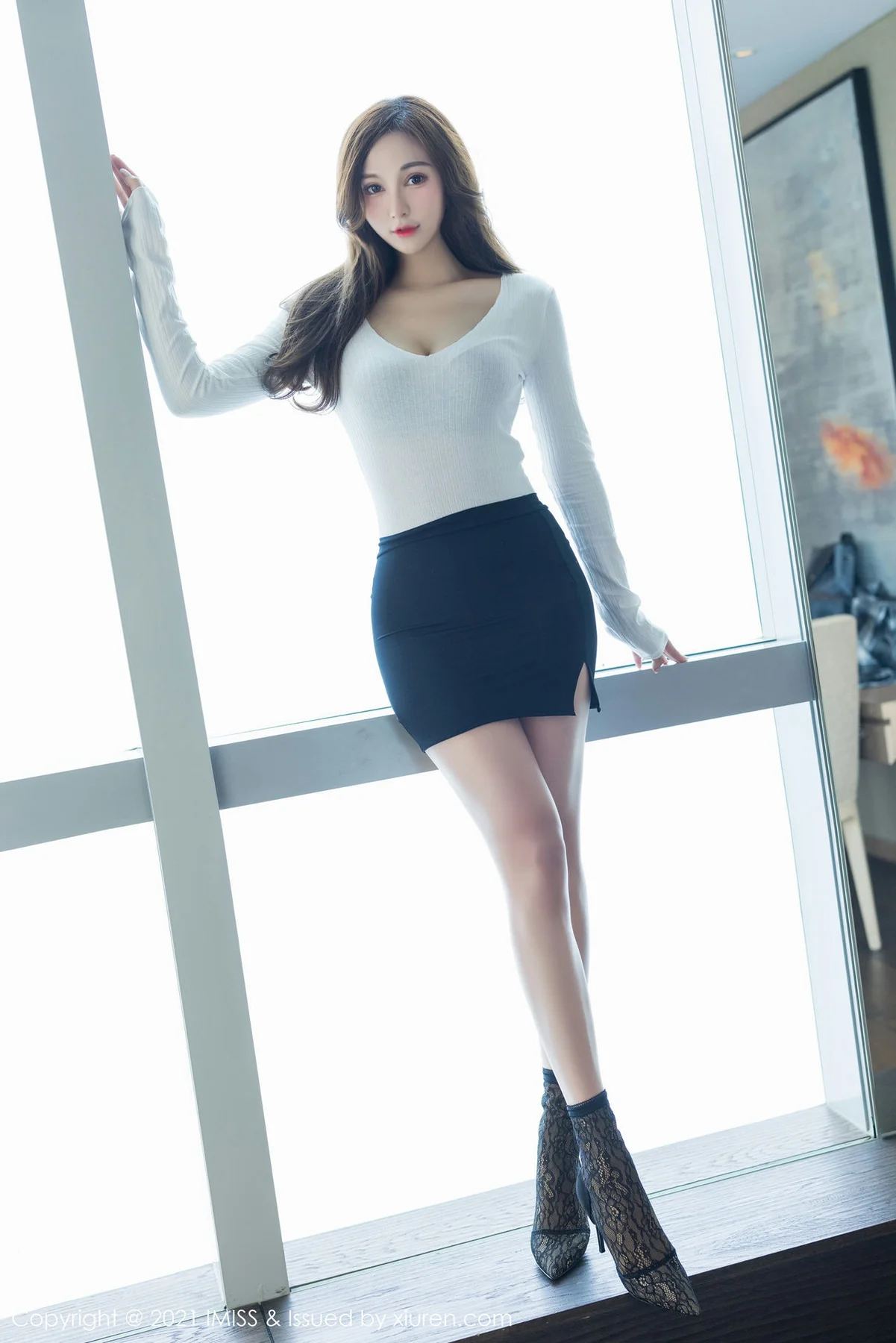 IMiss 爱蜜社 Vol.573 朦胧丝袜与高跟鞋 Lavinia肉肉 - 5