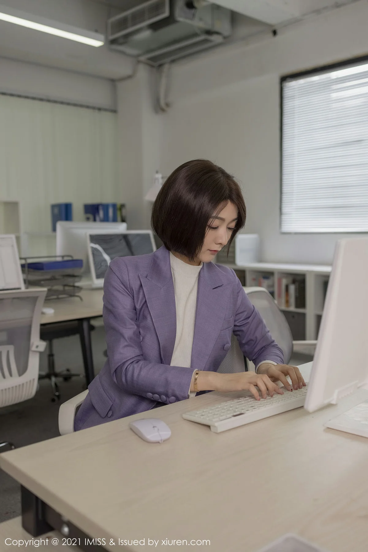 IMiss 爱蜜社 Vol.578 办公室实景 Angela00 制服ol写真 - 2