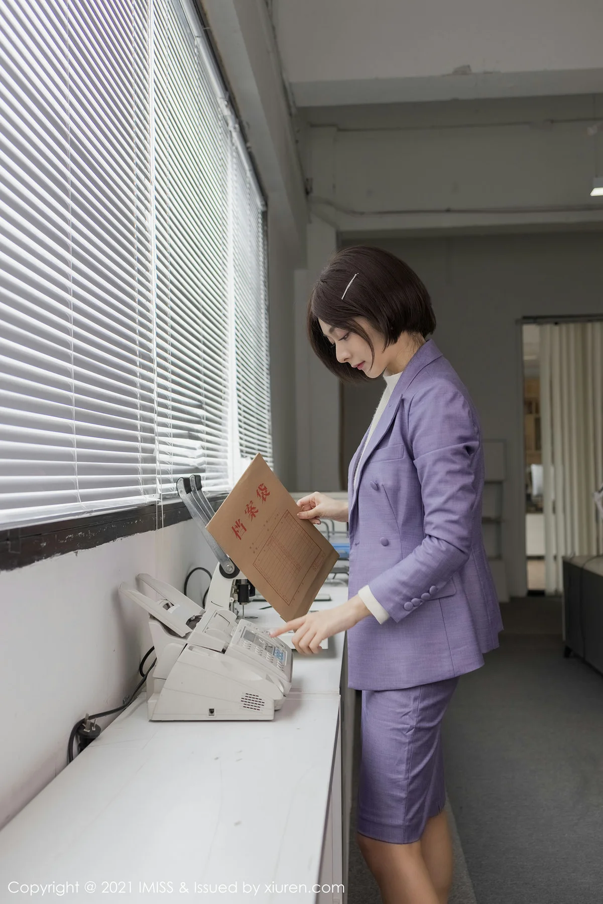 IMiss 爱蜜社 Vol.578 办公室实景 Angela00 制服ol写真 - 1