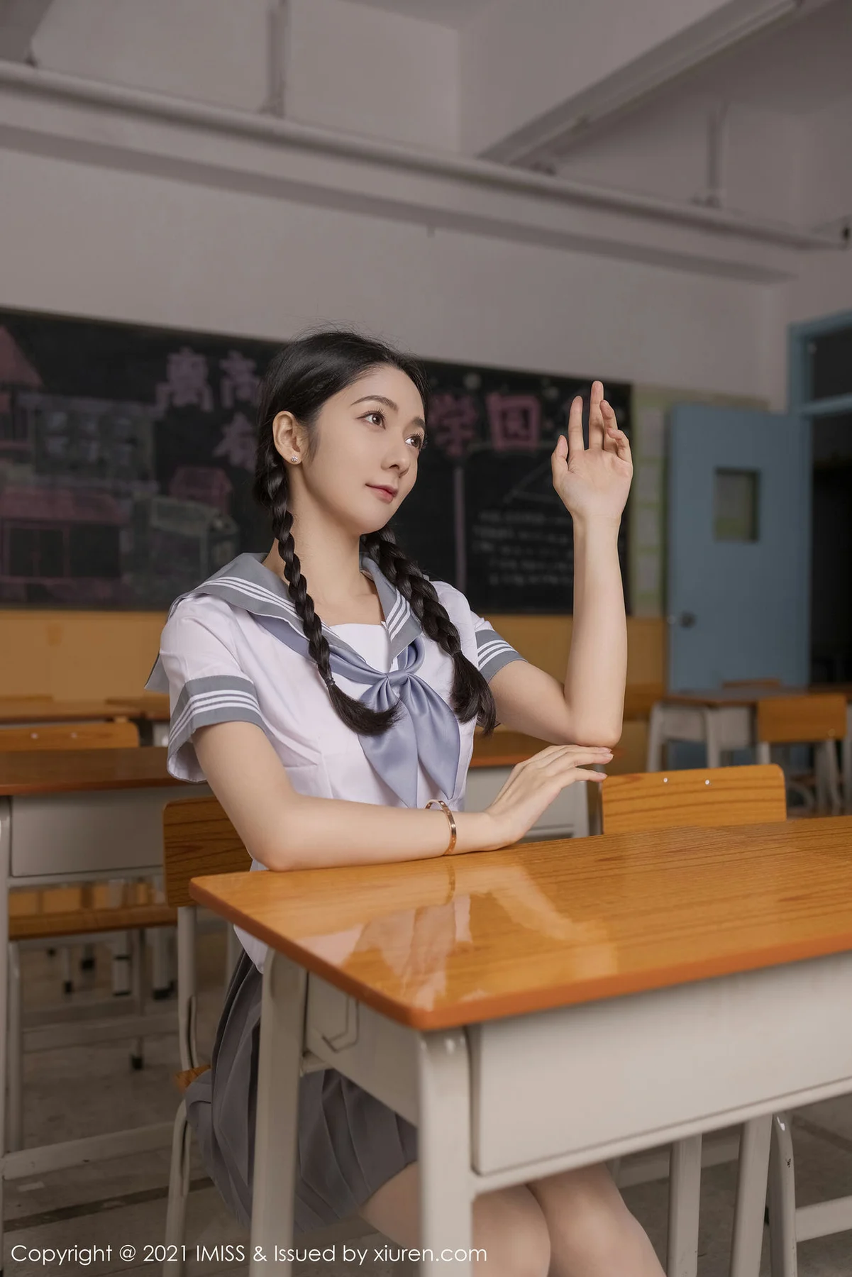 IMiss 爱蜜社 Vol.583 真实教室场景 Angela00 校服制服写真 - 3