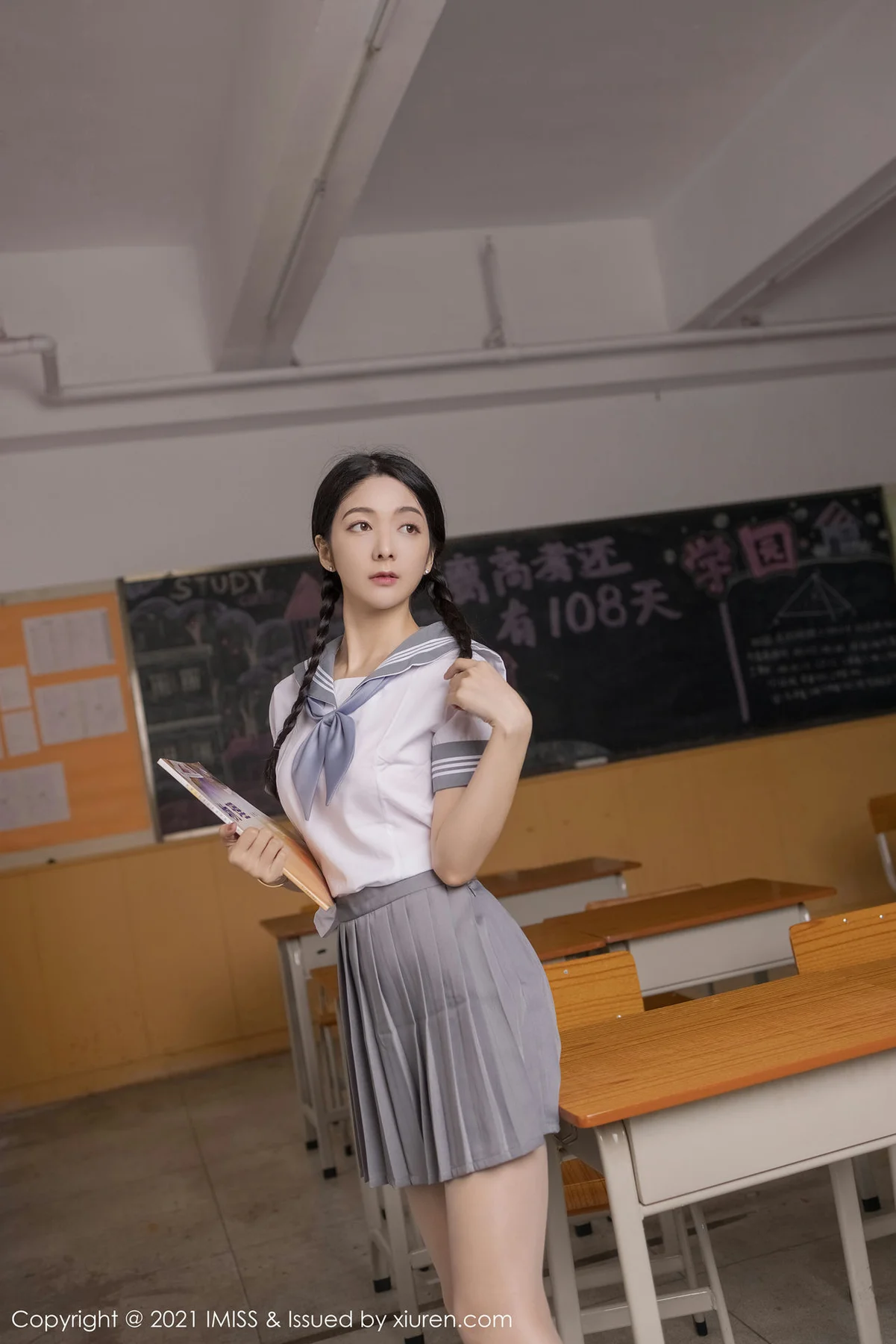 IMiss 爱蜜社 Vol.583 真实教室场景 Angela00 校服制服写真 - 8